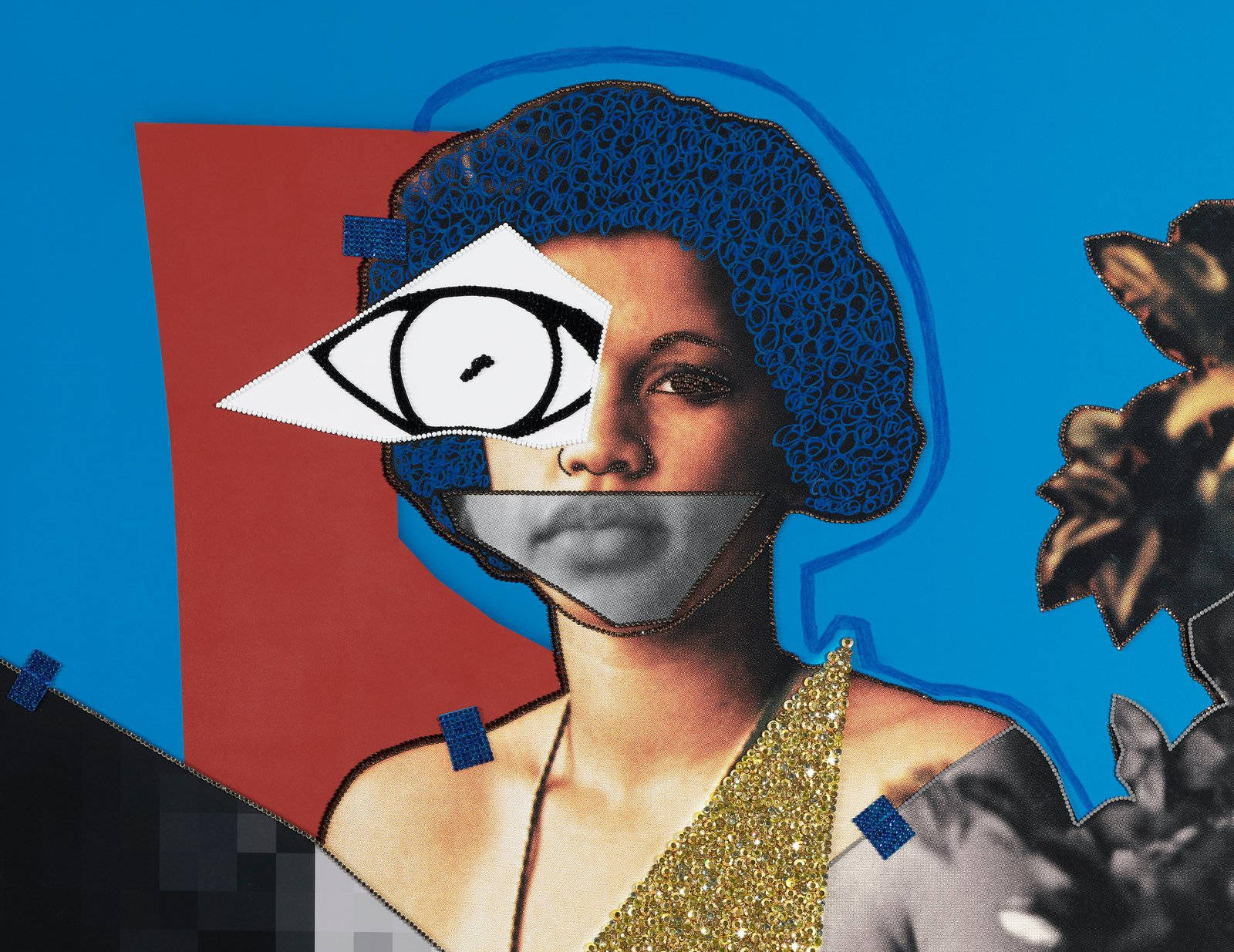 empowered african woman by mickalene thomas 壁紙 — 一個風格化的拼貼肖像，描繪一位擁有藍色紋理頭髮的女性，臉上覆蓋著一個大的白色眼睛圖案，背景為大膽的藍色和紅色。