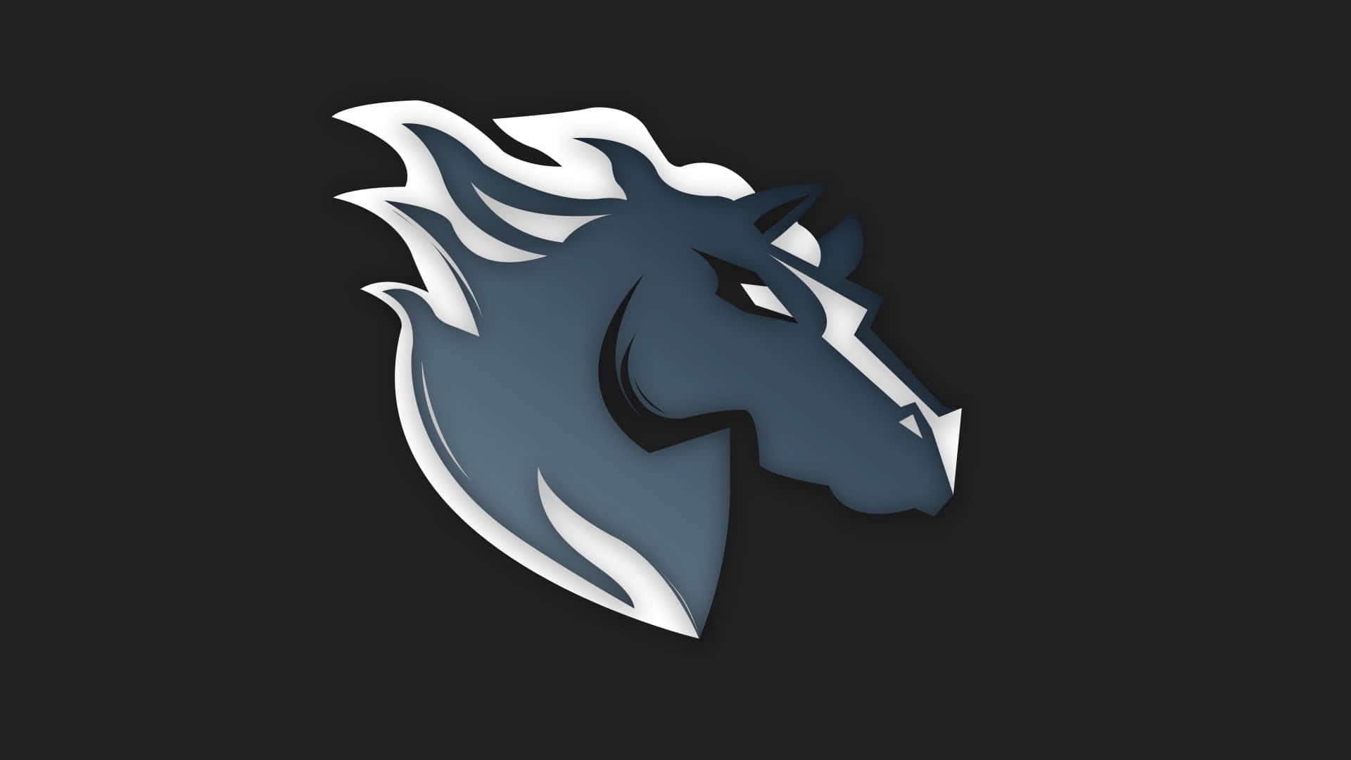 Rainbow Six Siege Maverick 桌布 壁紙 — 一個風格化的藍色馬頭，帶有白色火焰狀鬃毛，背景為深色。