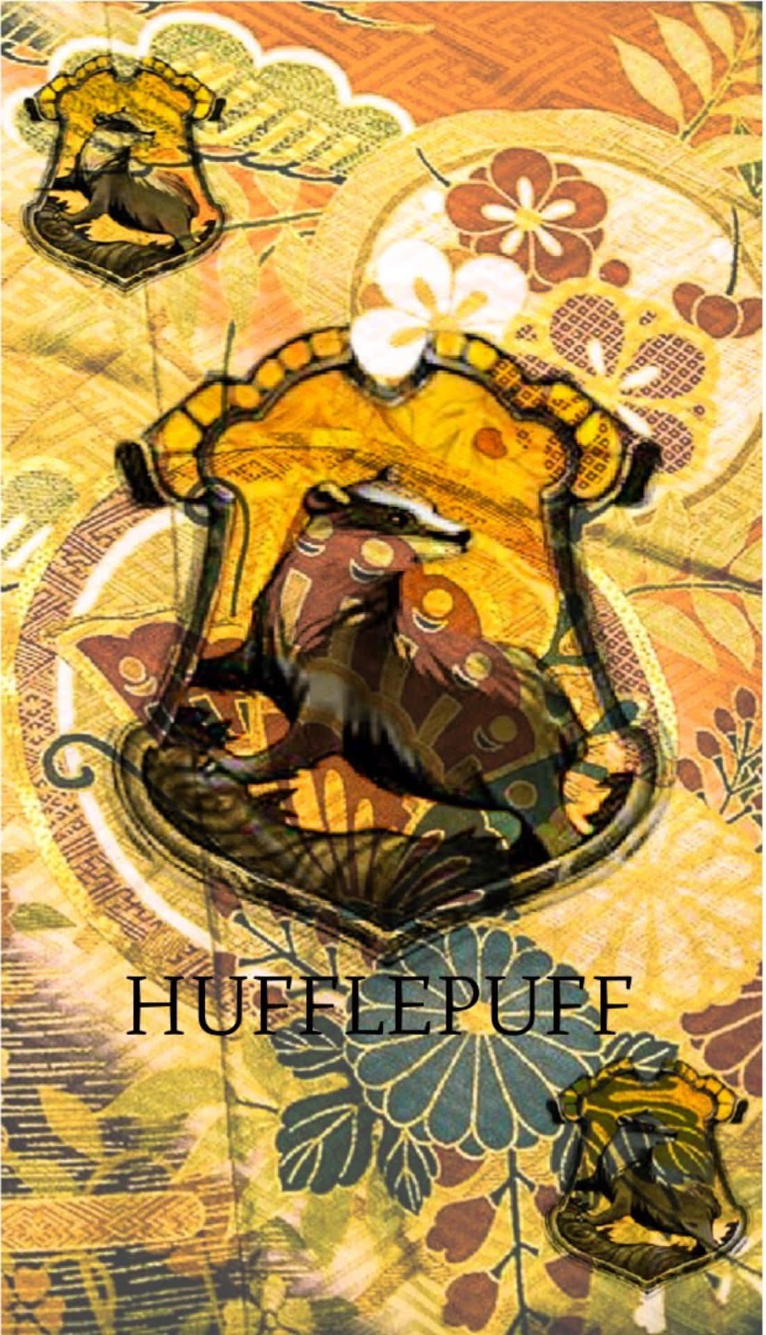 hufflepuff 桌布 壁紙 — 一個風格化的赫夫帕夫學院徽章，帶有獾和花卉圖案，背景為溫暖的紋理。