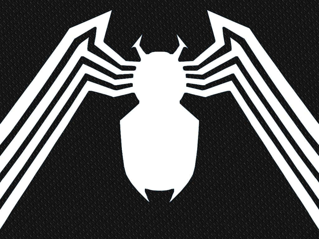Venom Logo 桌布 壁紙 — 一個鮮明的白色Venom標誌，帶有粗條紋的腿，在帶有紋理的黑色背景上脫穎而出。