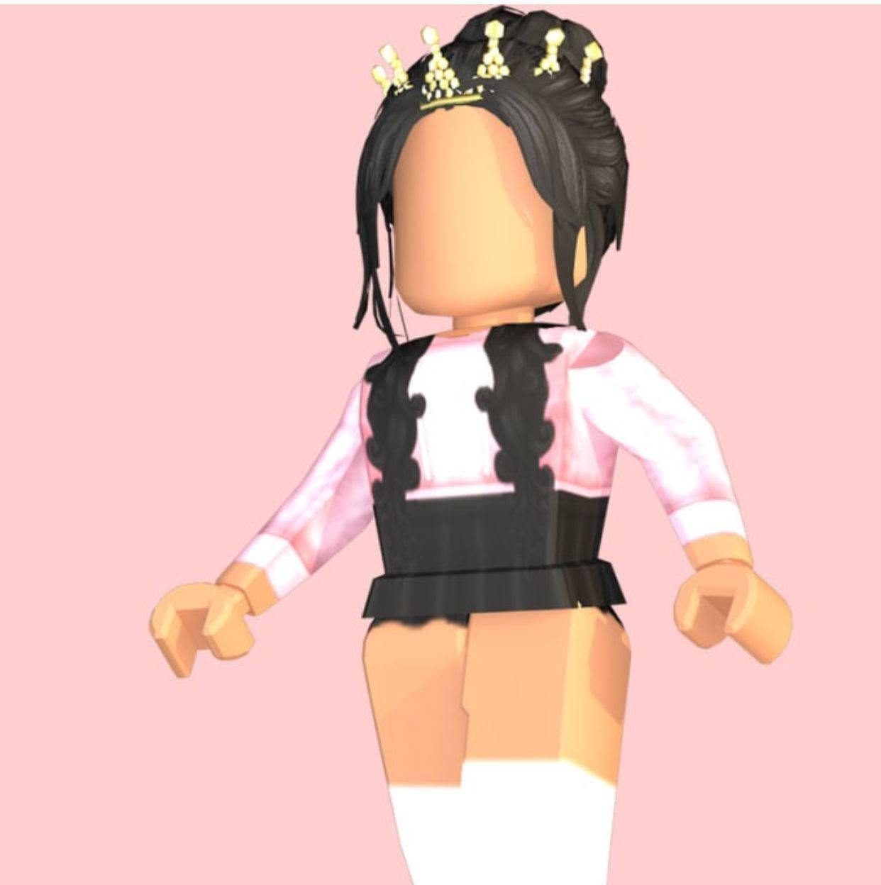 Roblox 桌布 壁紙 — 一個黑色頭髮、戴著金色皇冠的Roblox虛擬角色，在柔和粉紅色背景前穿著粉紅色和黑色的服裝。
