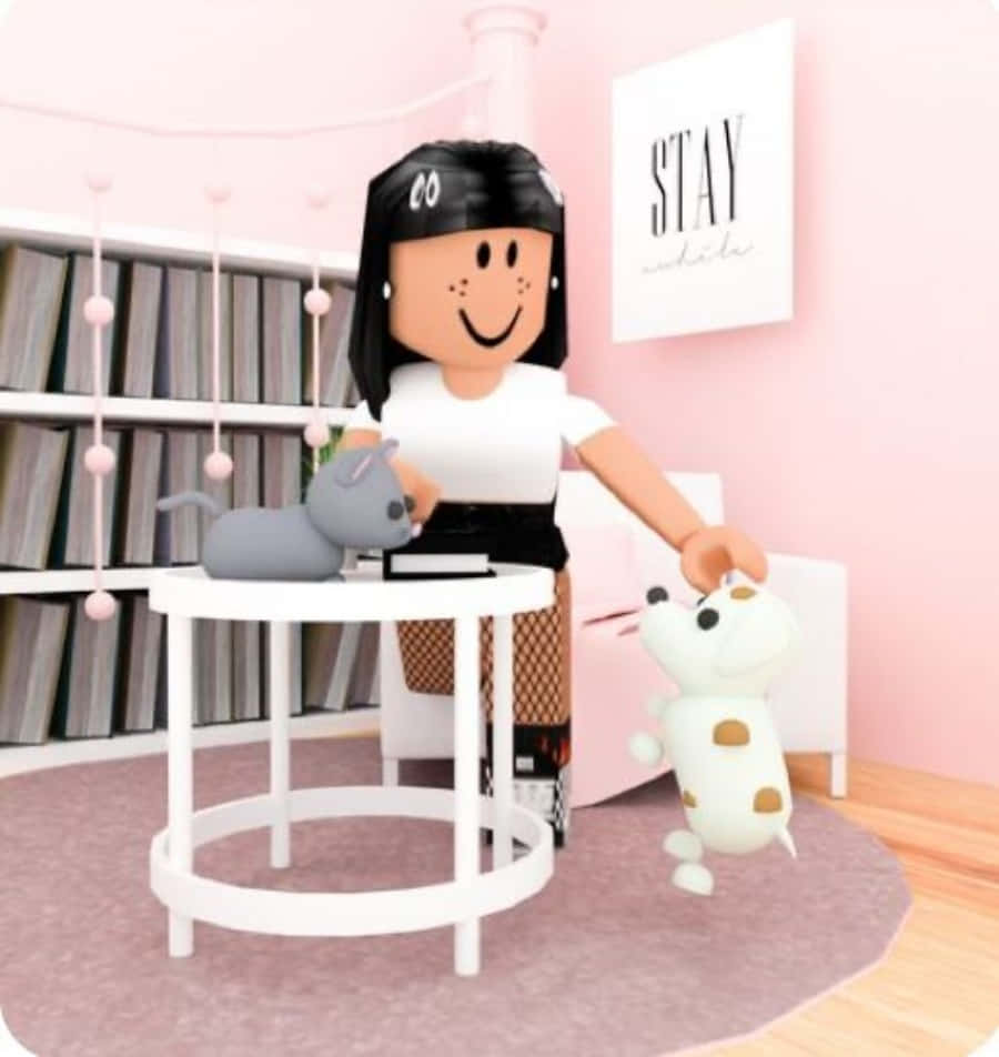 美學 Roblox 桌布 壁紙 — 一個黑色頭髮、穿著白色襯衫的Roblox虛擬角色坐在粉紅色的房間裡，抱著一隻白色毛絨狗，而一隻灰色的貓咪則躺在一張白色桌子上。