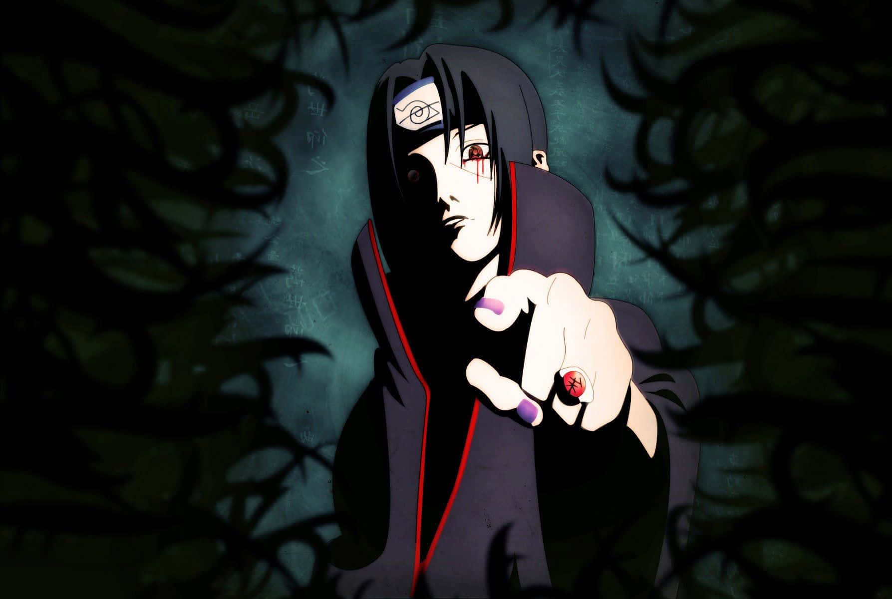 Itachi 桌布 壁紙 — 一個黑髮的動漫角色，身穿帶有紅色飾邊的黑色斗篷，戴著戒指的手指向前指著，背景陰暗且充滿藤蔓。
