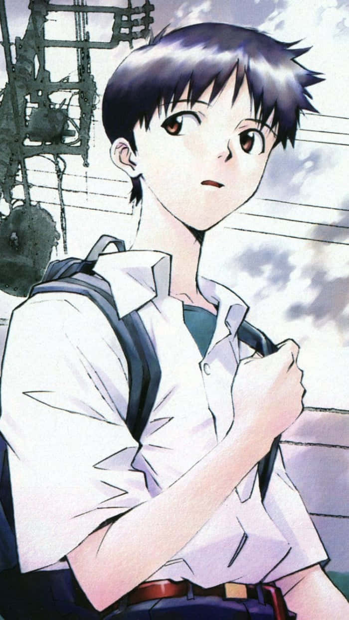 Shinji Ikari 桌布 壁紙 — 一個黑髮背著背包的年輕動漫男孩，在身後有工業結構的多雲天空下仰望。