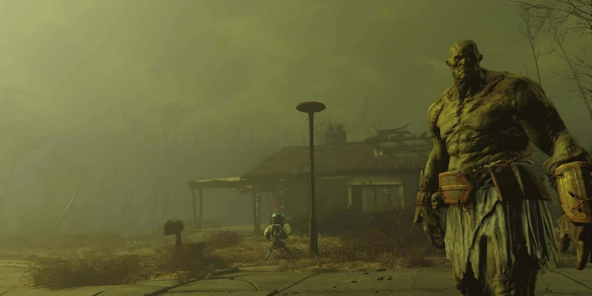 Fallout Characters 桌布 壁紙 — 一個龐大的綠色皮膚變種人站在霧氣瀰漫、破敗的郊區街道上，附近有一個小型機械人。