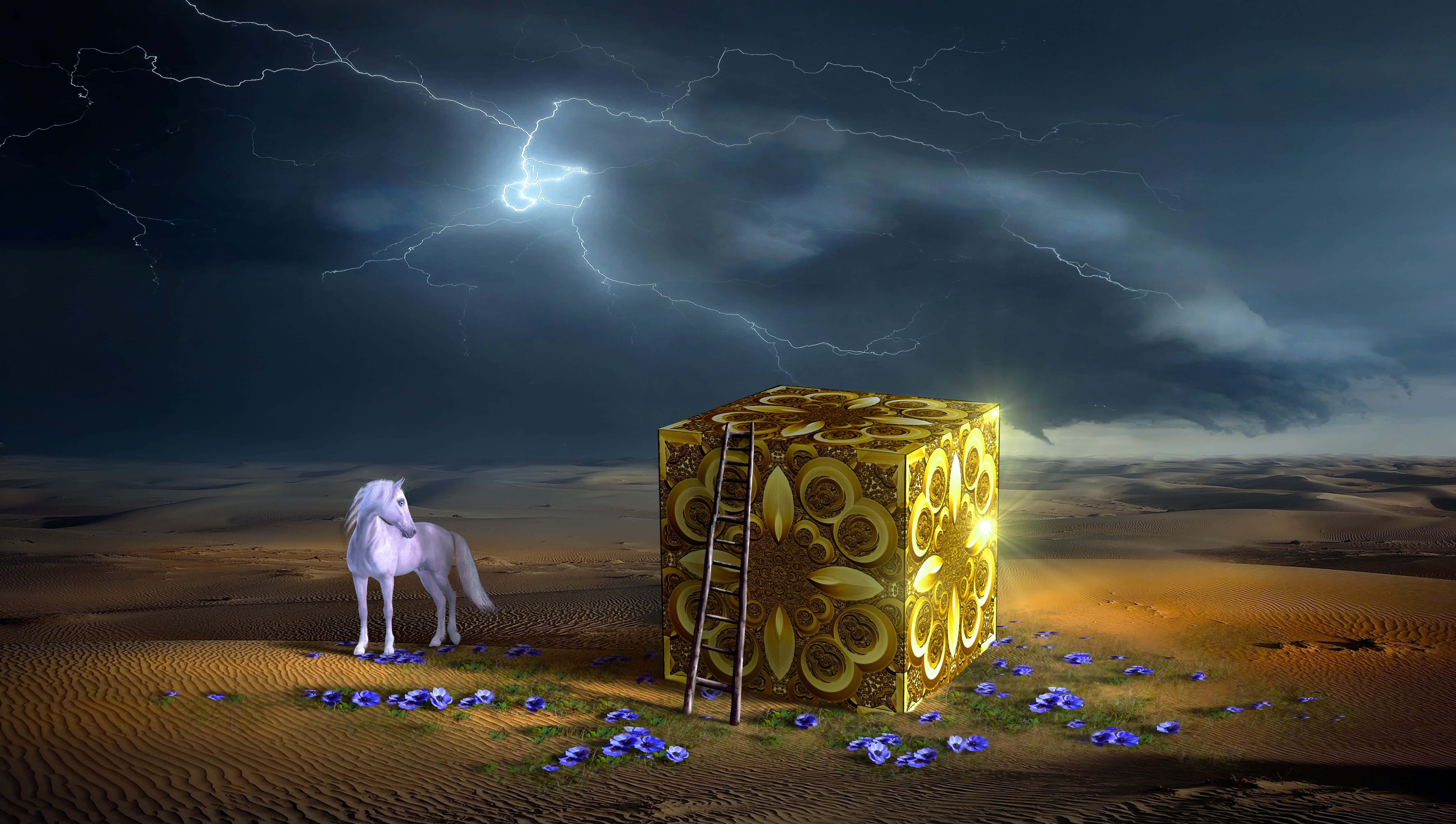 Enchantment 桌布 壁紙 — 一匹白馬站在沙漠中一個發光、華麗的金色立方體旁邊，立方體帶有梯子，天空風雨交加，閃電劃過。