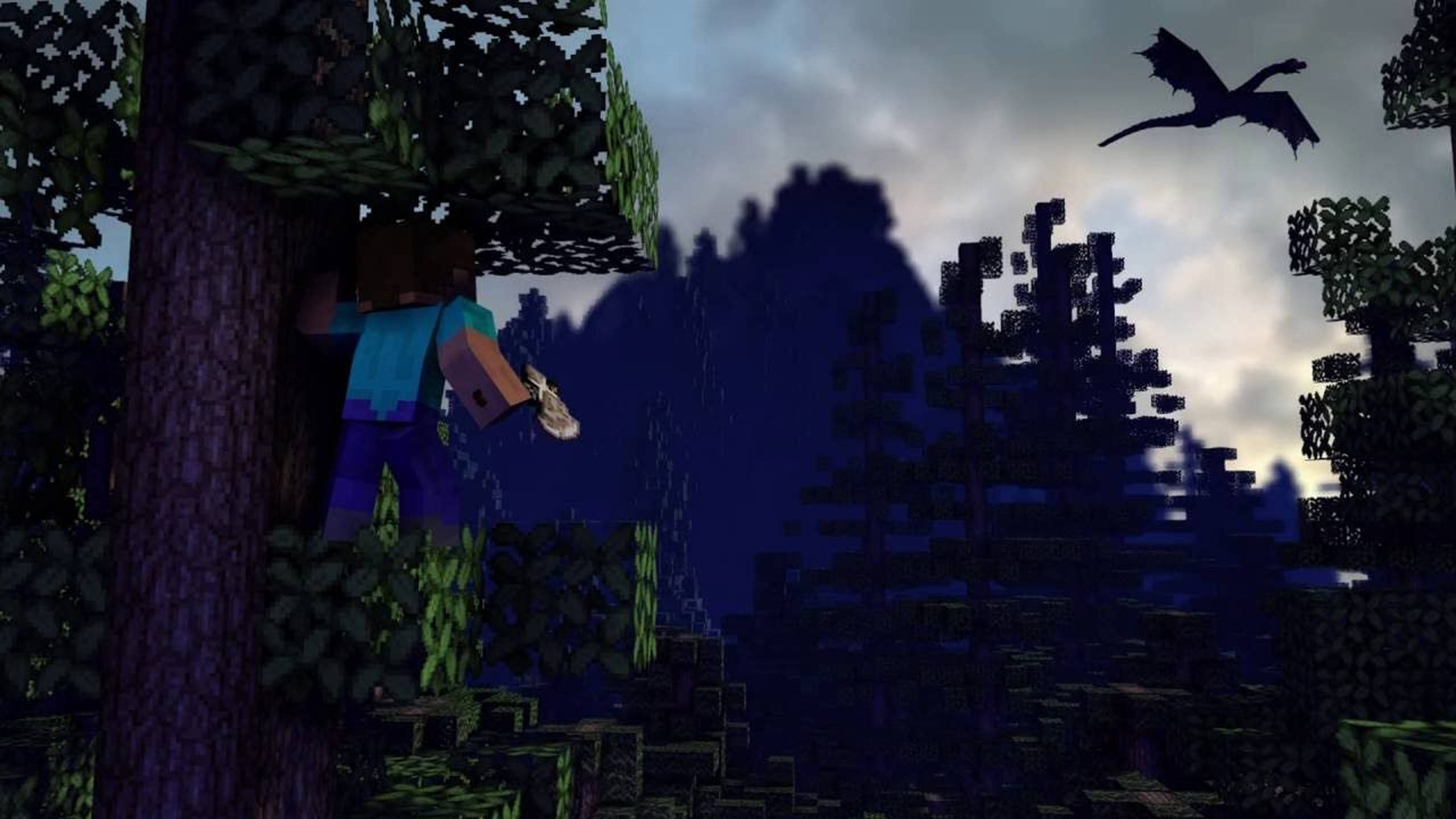 Minecraft Shaders 桌布 壁紙 — 一名Minecraft玩家在黑暗森林中爬樹，一條龍在暴風雨的天空上飛過。