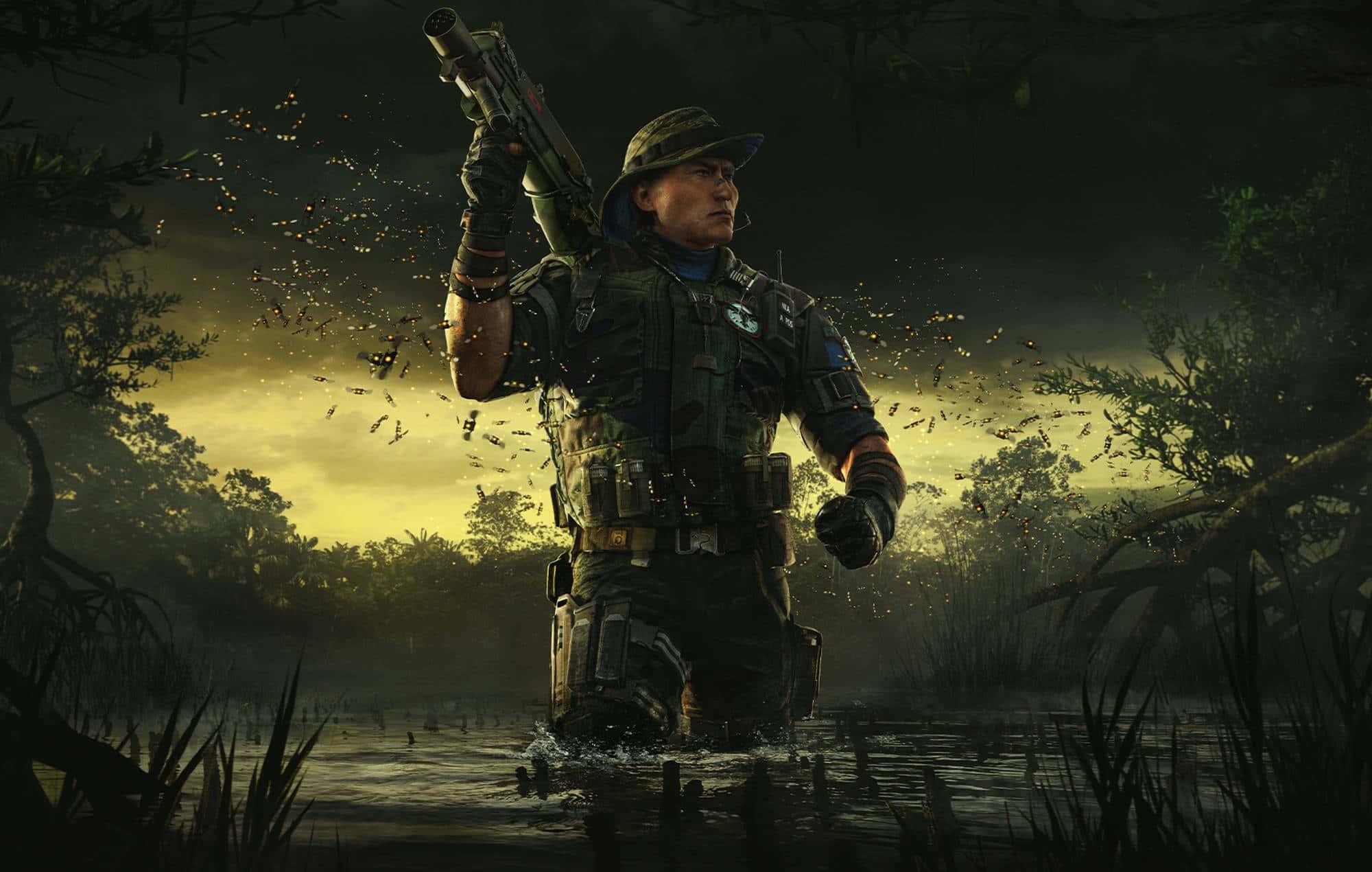 Rainbow Six Siege Doc 桌布 壁紙 — 一名士兵在黃昏時分涉過泥濘的沼澤水，手持步槍，發光的粒子在他周圍旋轉。