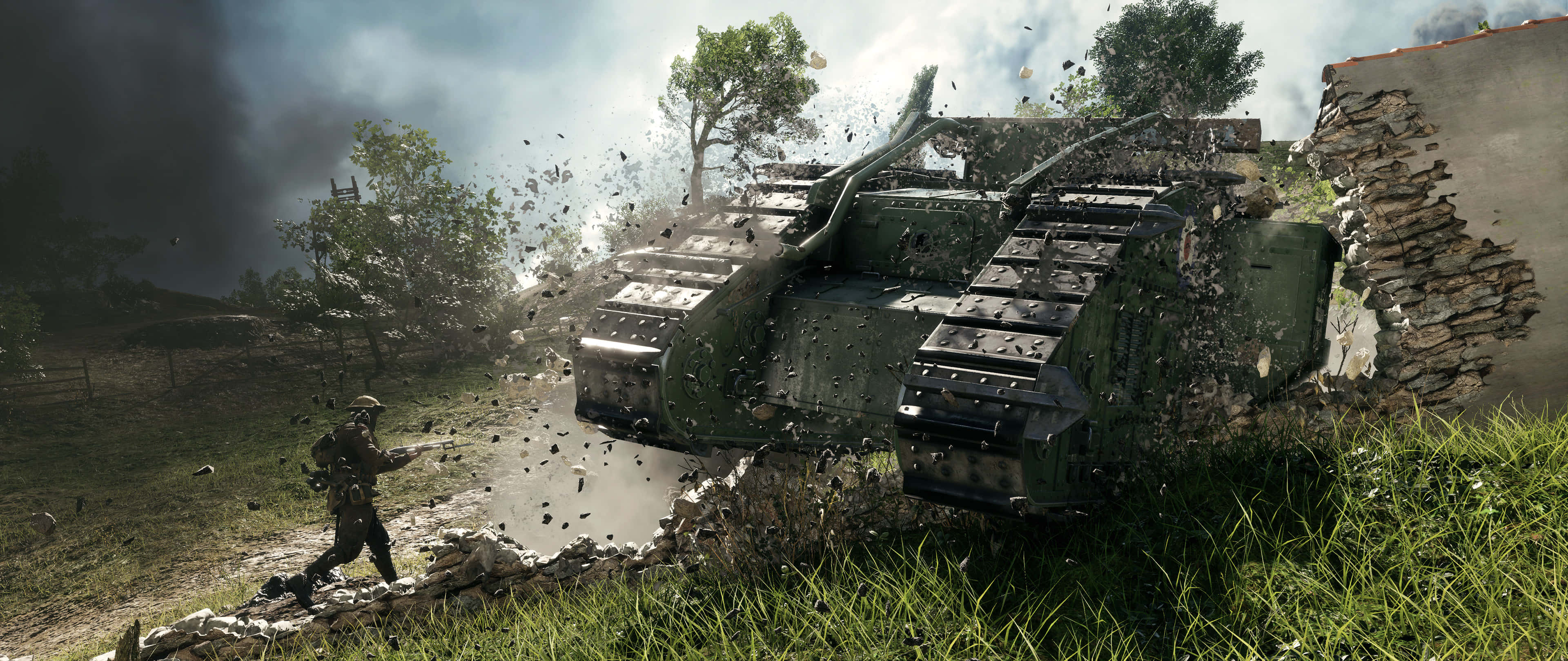 Battlefield Vehicles 桌布 壁紙 — 一名士兵跑過一輛破碎的坦克，在暴風雨的天空下，坦克穿過石牆爆炸在草地上。