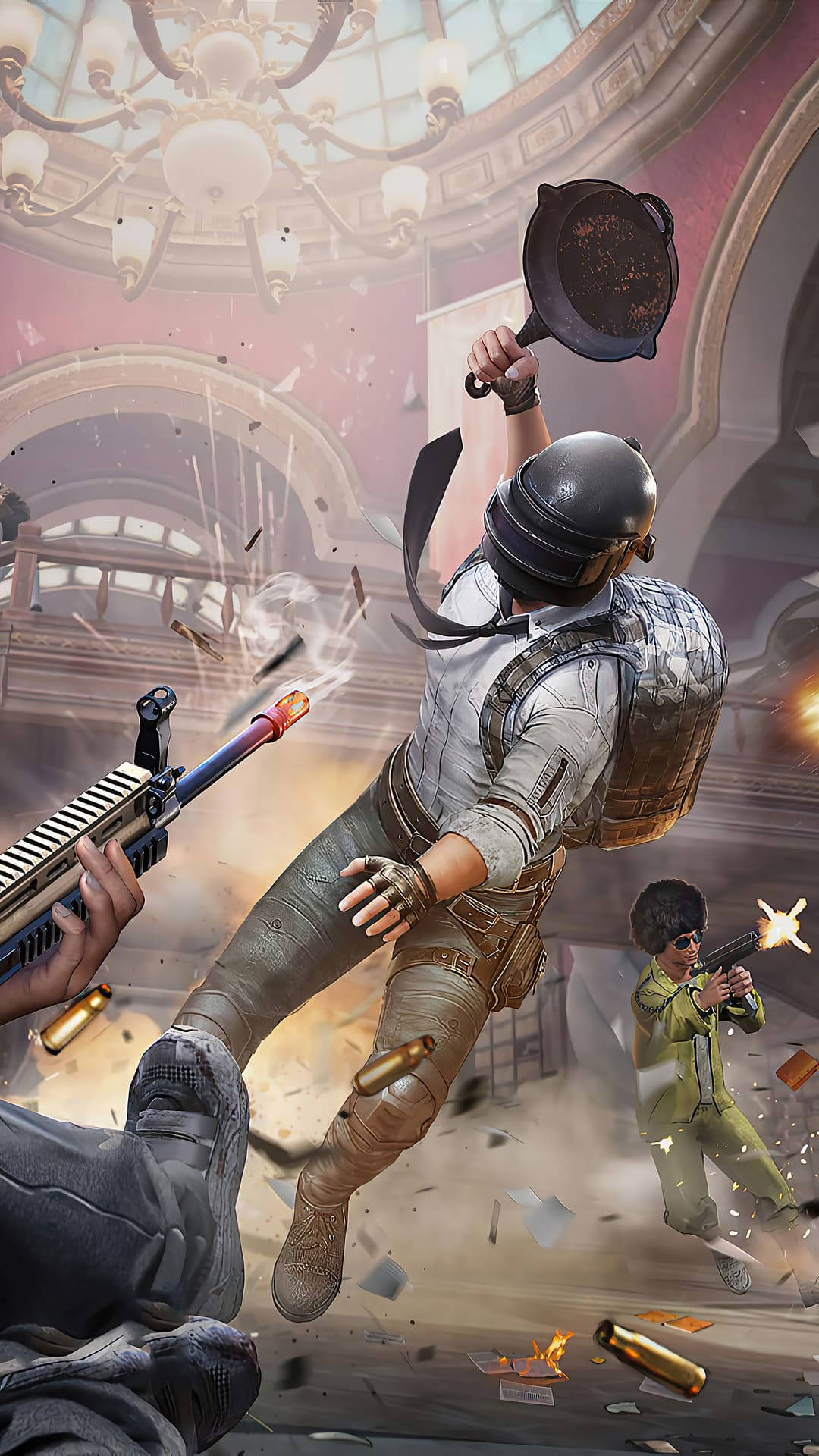 pubg mobile 桌布 壁紙 — 一名士兵跳過破碎的大廳，揮舞著煎鍋，周圍槍聲大作。