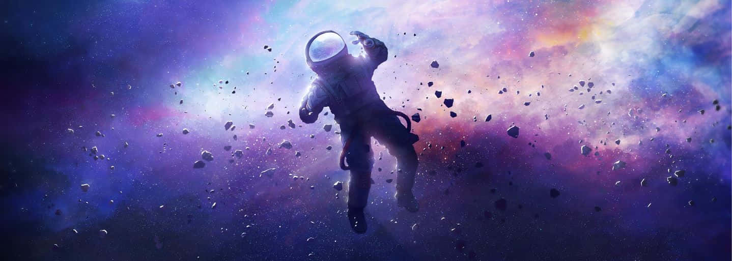 Purple Galaxy 桌布 壁紙 — 一名太空人在紫色和粉紅色的星場下，漂浮在充滿活力的宇宙星雲中，周圍環繞著漂浮的小行星。
