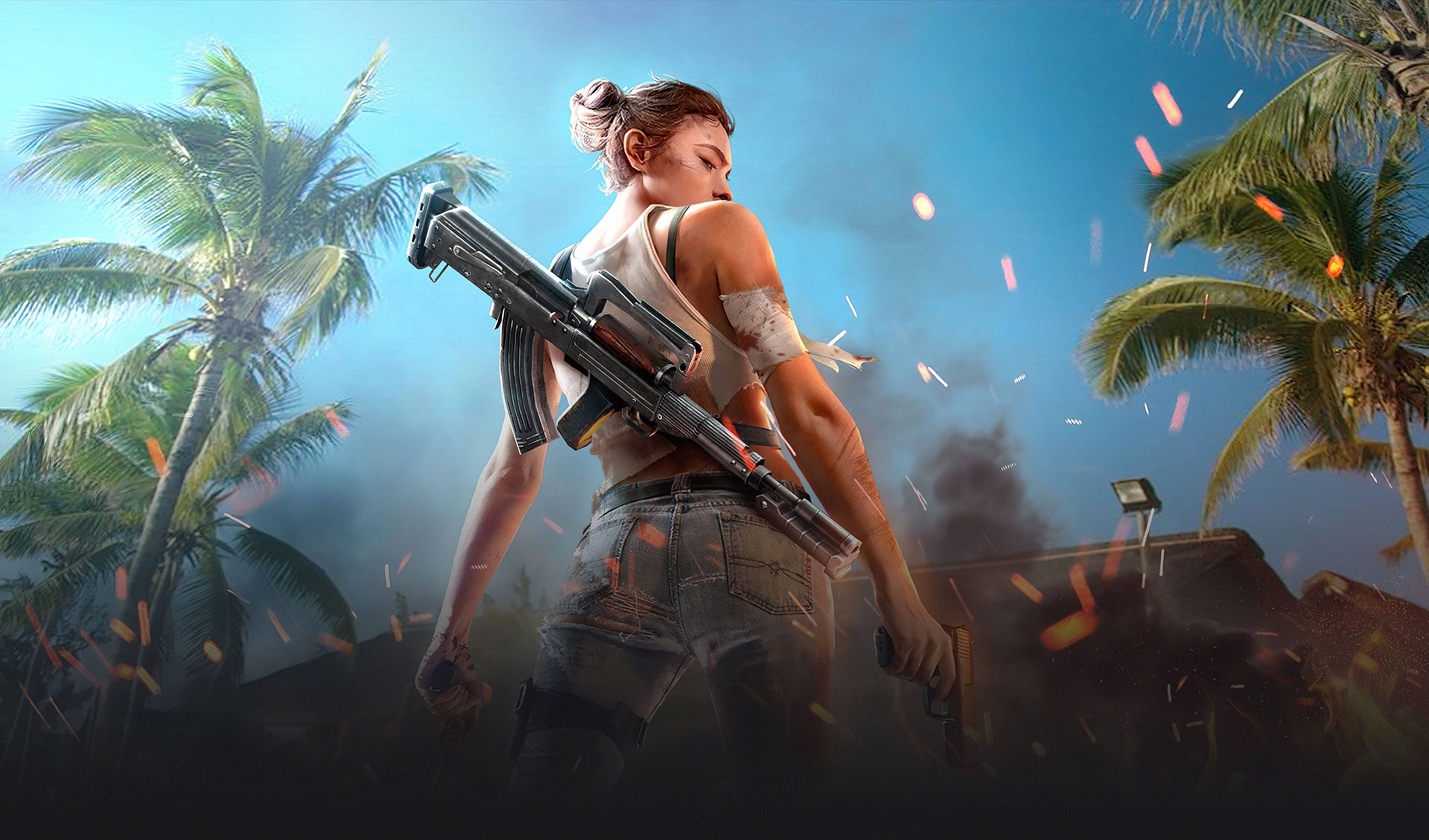free fire 4K 桌布 壁紙 — 一名女兵肩上掛著步槍，站在熱帶叢林中，頭頂是明亮的藍天，周圍有棕櫚樹和飛舞的火花。