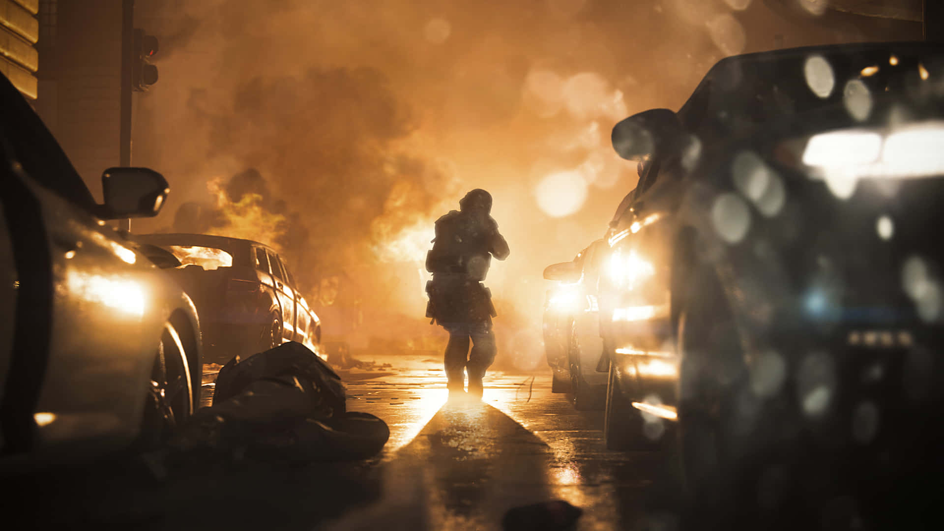 Call Of Duty Ps4 桌布 壁紙 — 一名孤獨的士兵在夜晚走過濕滑的街道，火焰和車頭燈照亮了混亂。