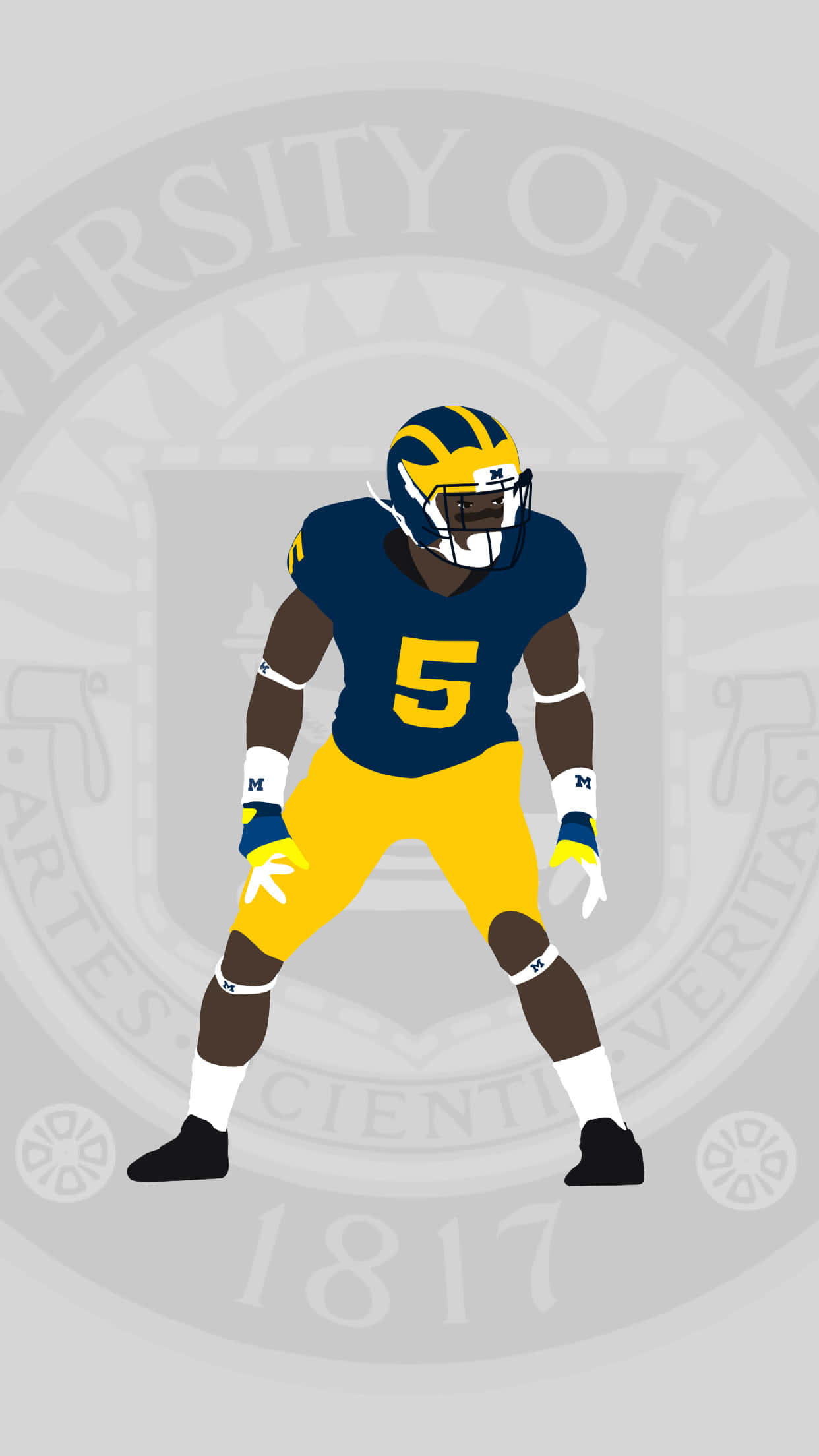 Michigan Wolverines 桌布 壁紙 — 一名密歇根大學足球員身穿藍黃色球衣，背號5號，以準備姿勢站立在褪色的大學印章背景前。