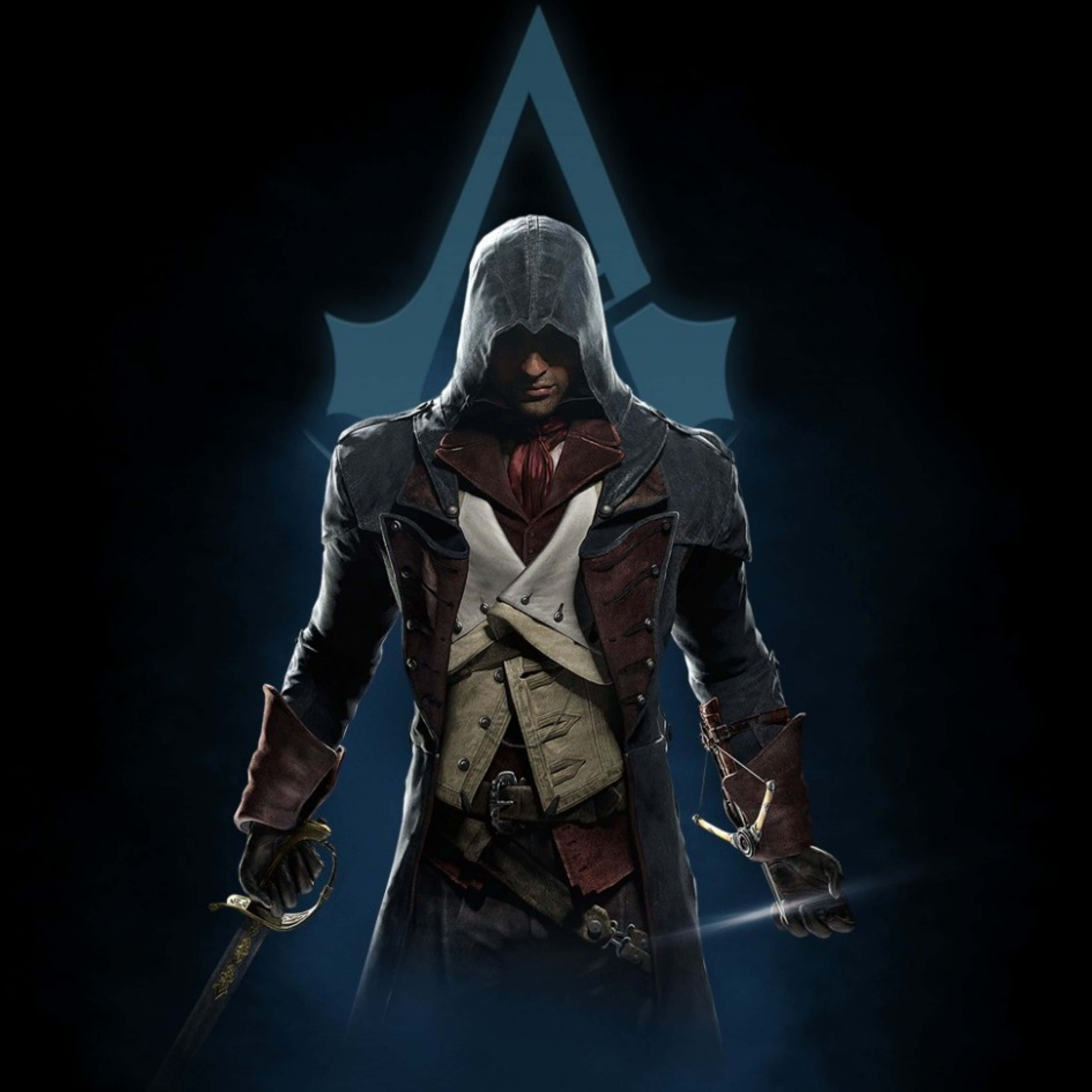 Arno Dorian 桌布 壁紙 — 一名戴著兜帽的刺客在陰影黑暗中持劍和隱藏刀刃，對峙著發光的藍色徽章。