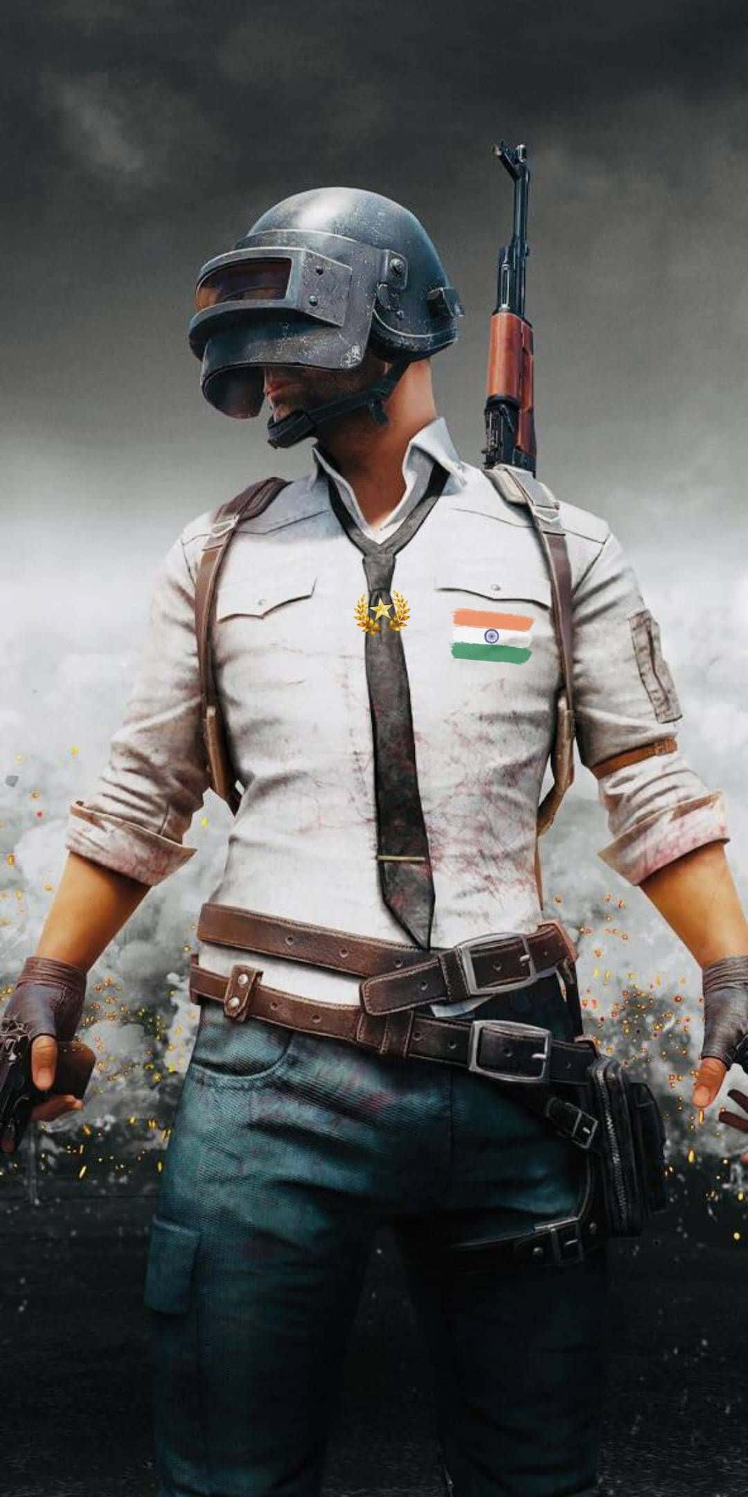 PUBG 桌布 壁紙 — 一名戴頭盔、身穿印度國旗襯衫的士兵，在煙霧瀰漫的戰場背景下，肩上扛著步槍，準備就緒。