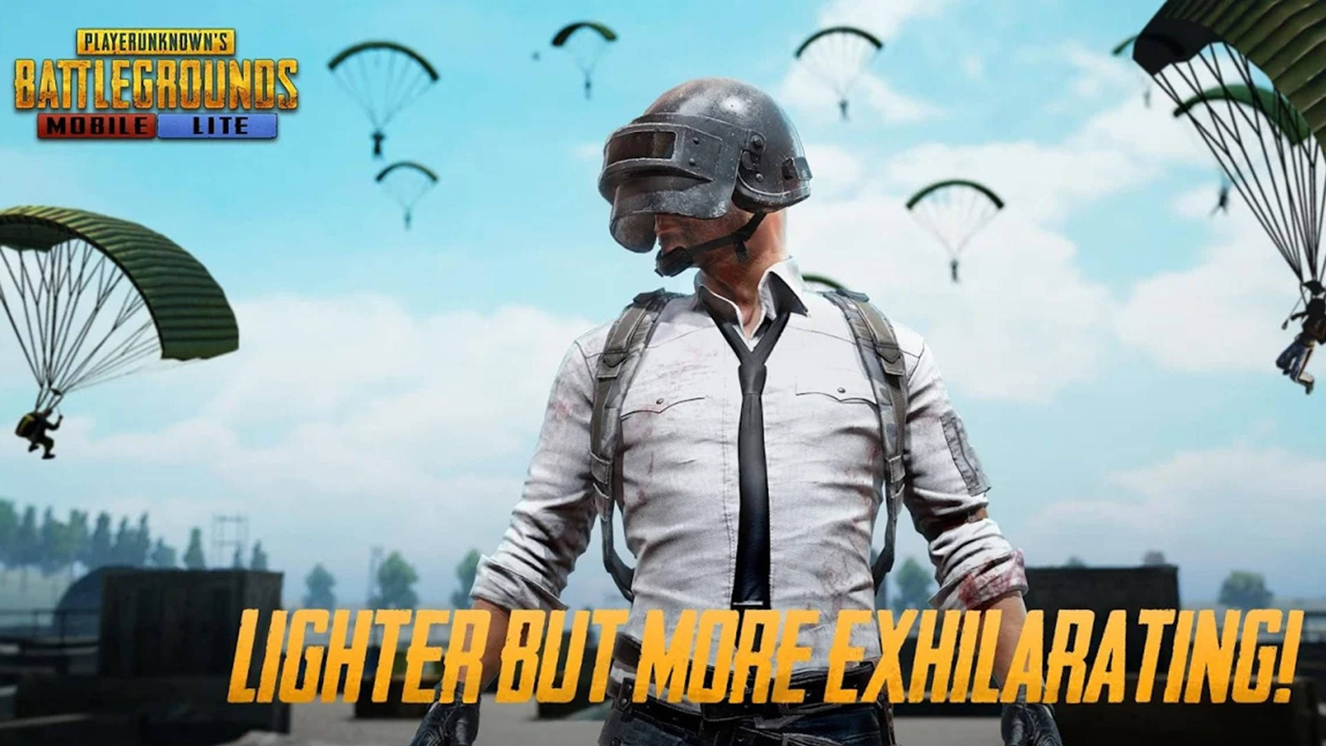 PUBG 桌布 壁紙 — 一名戴頭盔和領帶的士兵在明亮的天空下與其他跳傘者一起跳傘進入戰場。