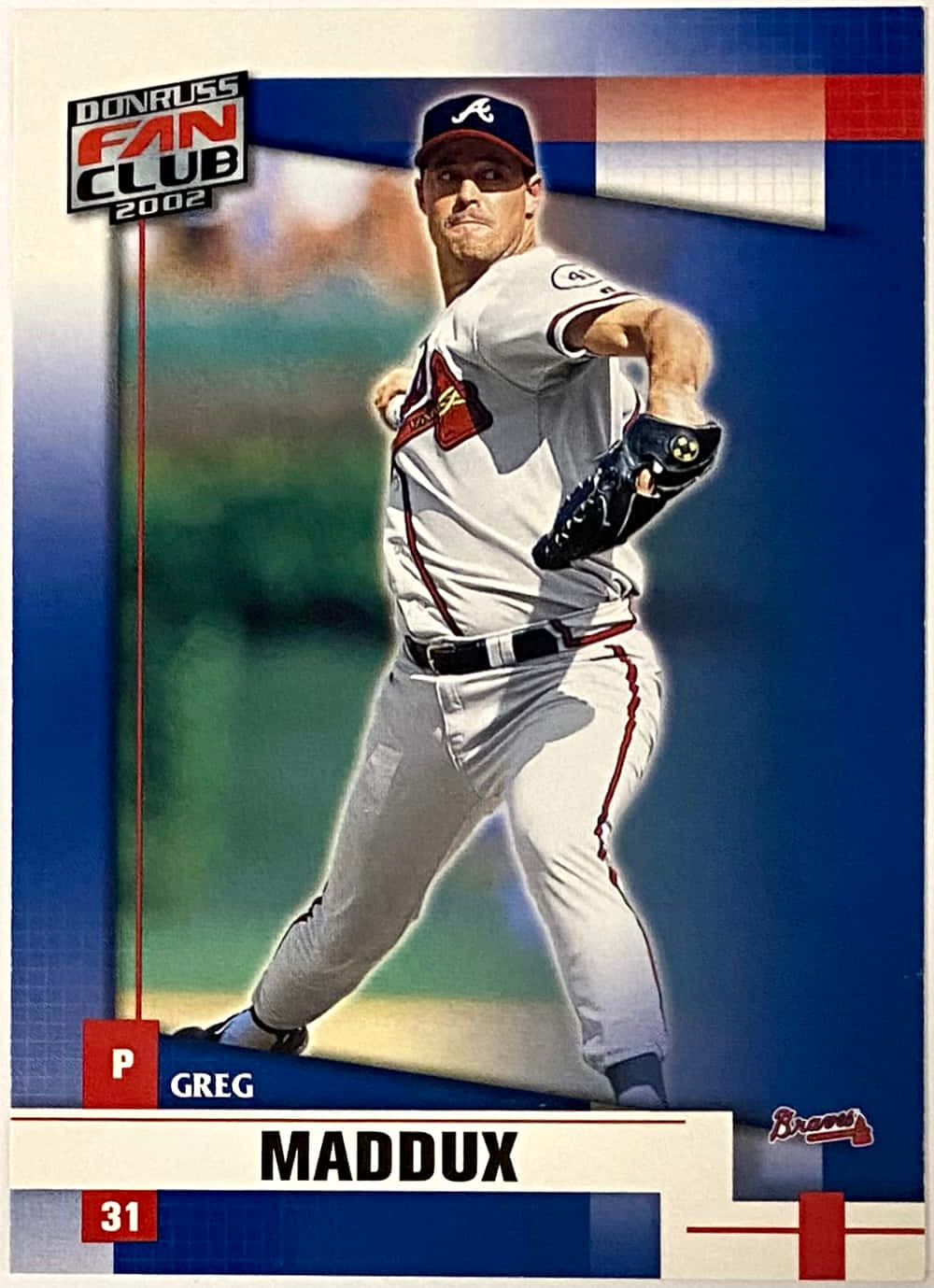 Baseball Cards 桌布 壁紙 — 一名身穿亞特蘭大勇士隊白色球衣的棒球投手，在鮮豔的藍紅卡片背景中投球。