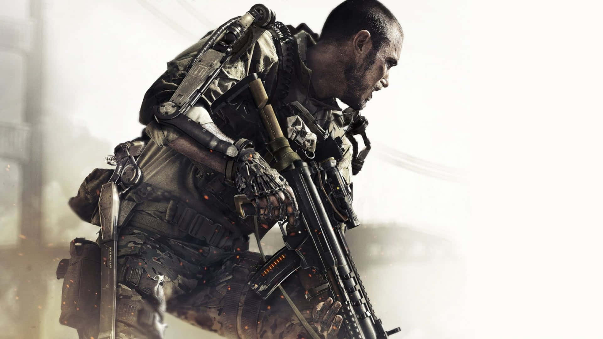 Call Of Duty Ps4 桌布 壁紙 — 一名身穿戰術裝備的士兵，在朦朧的戰場背景下，專注地握著步槍。