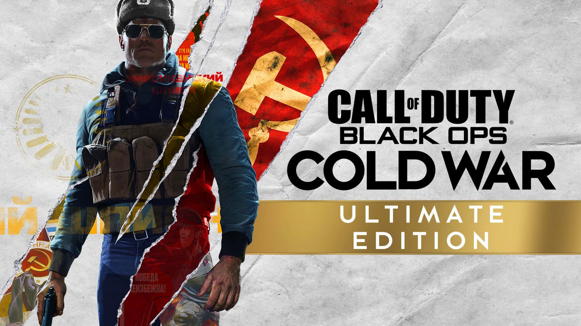 Call Of Duty Black Ops Cold War 桌布 壁紙 — 一名身穿戰術裝備的士兵站在撕裂的蘇聯和俄羅斯國旗背景前，帶有遊戲標題文字。