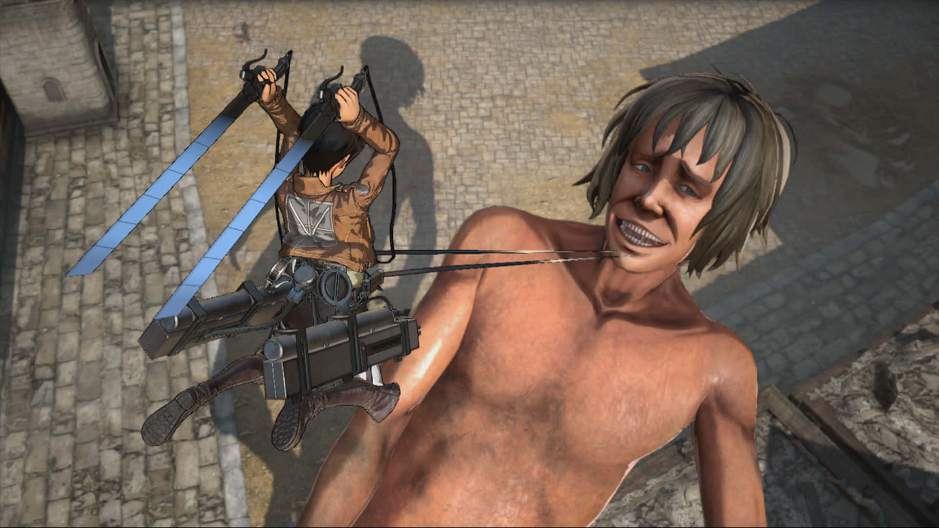 Attack On Titan Video Game 桌布 壁紙 — 一名身穿機械裝甲的戰士在石鋪街道上揮舞雙刀，對抗一個巨大的類人生物。