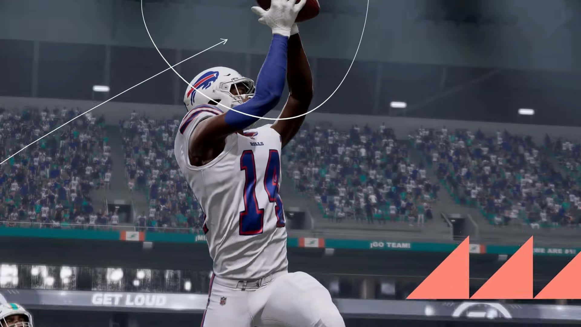 Madden NFL 22 桌布 壁紙 — 一名身穿白色球衣的美式足球員在明亮的燈光下，於座無虛席的體育館中跳起接球。
