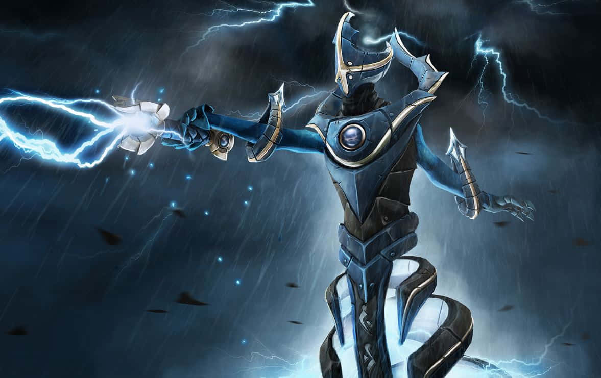 Online Gaming 桌布 壁紙 — 一名身穿盔甲的戰士在風雨交加、烏雲密佈的天空中引導著噼啪作響的藍色閃電。