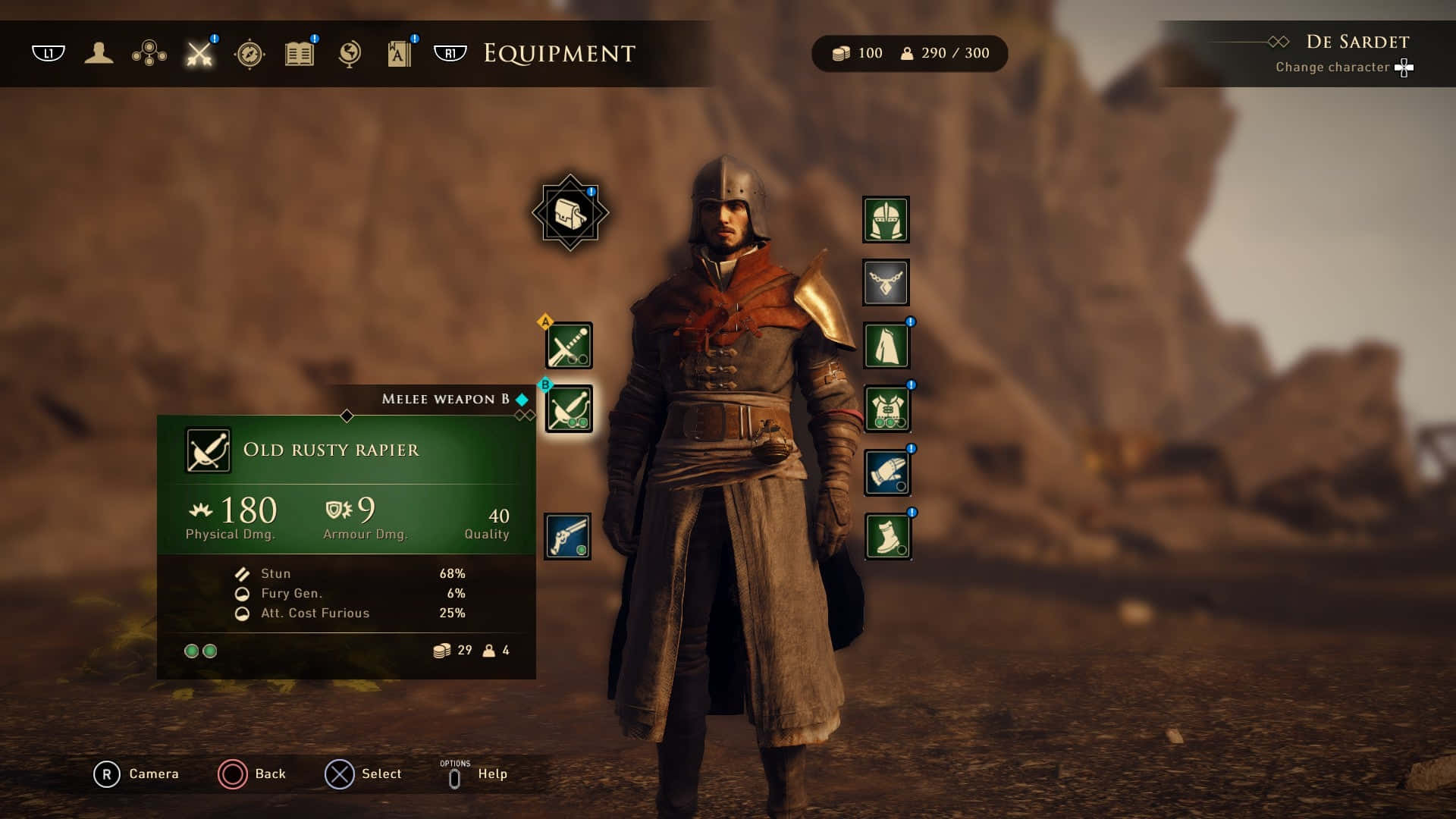 Greedfall 桌布 壁紙 — 一名身穿盔甲的騎士站在電子遊戲裝備選單內的沙漠生物群落中，展示一把生鏽的細劍。