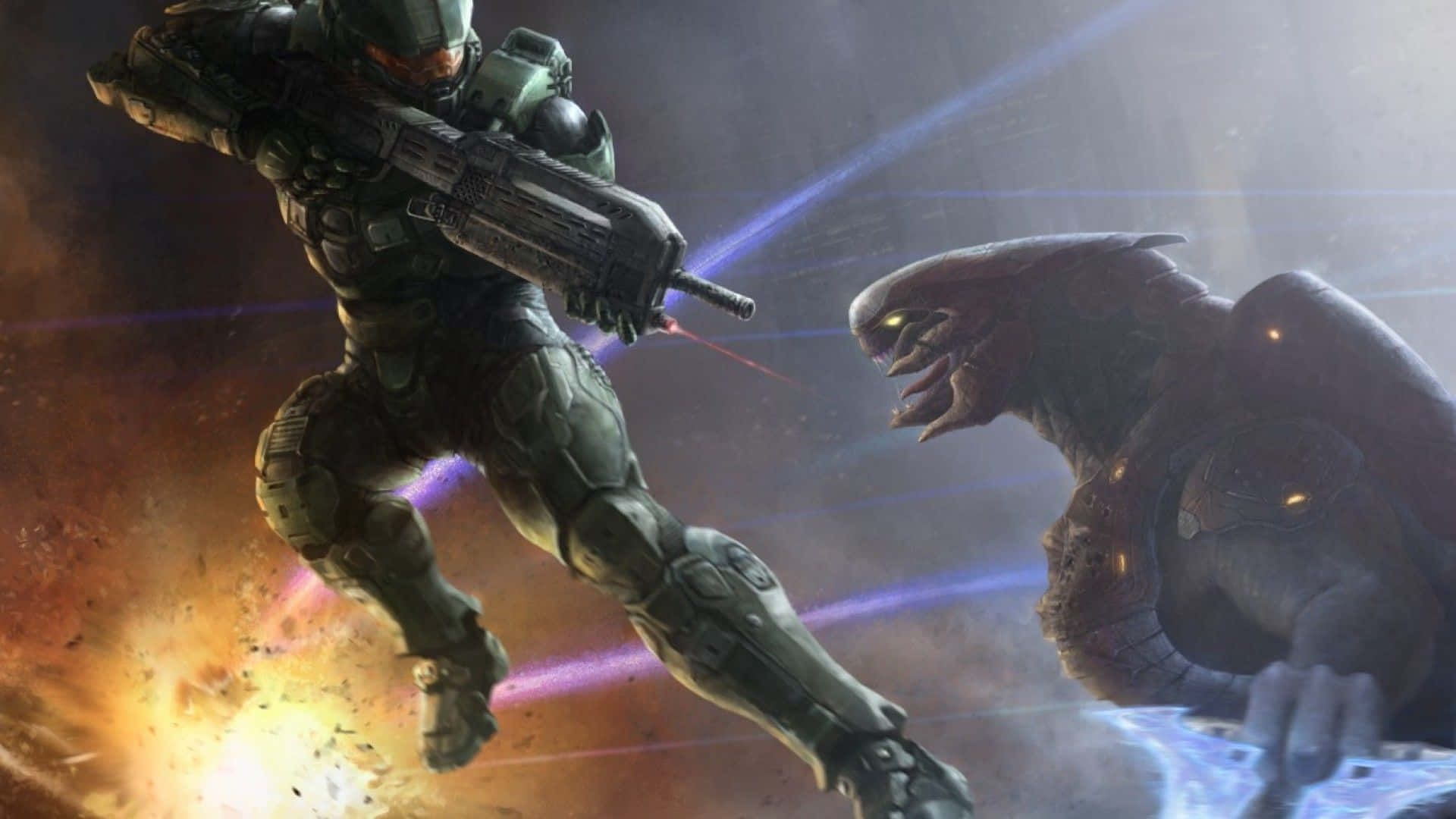 Halo Arbiter 桌布 壁紙 — 一名身穿綠色盔甲的士兵在熾熱爆炸和發光能量束中向一隻 monstrous 外星生物開火。
