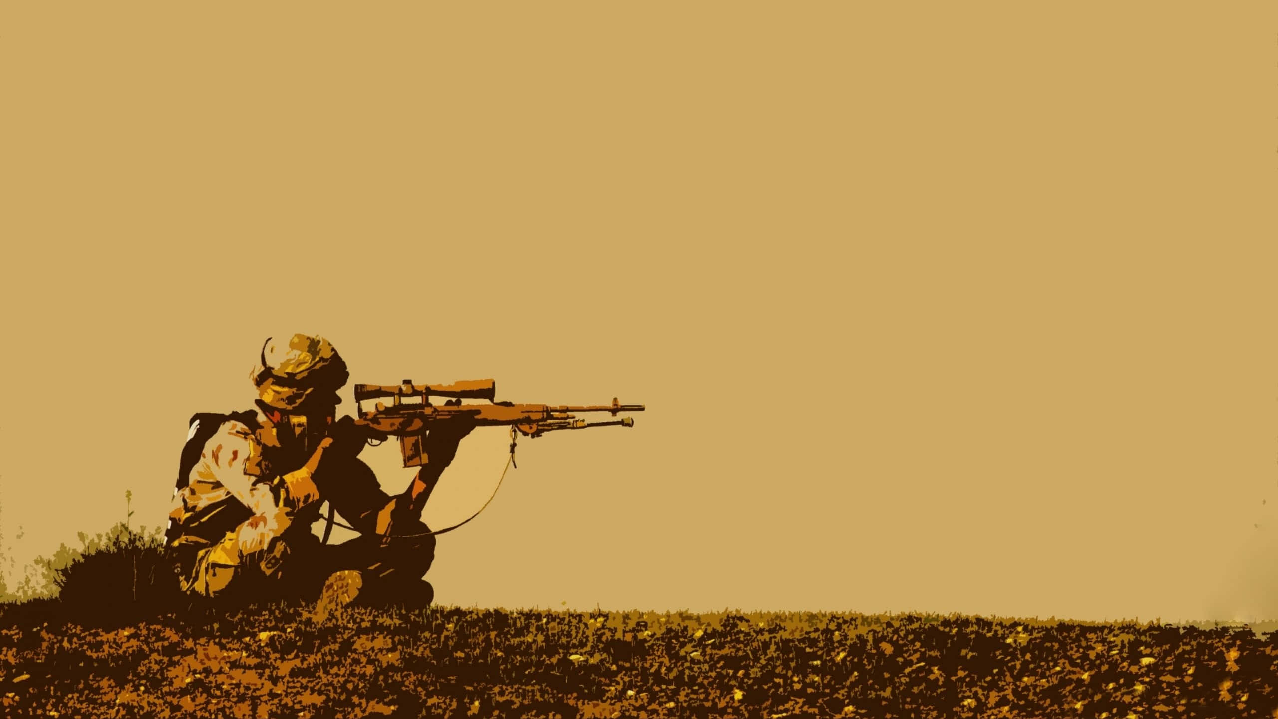 Army 桌布 壁紙 — 一名身穿迷彩服的士兵低身蹲下，在朦朧的天空下，用狙擊步槍瞄準廣闊的棕褐色田野。