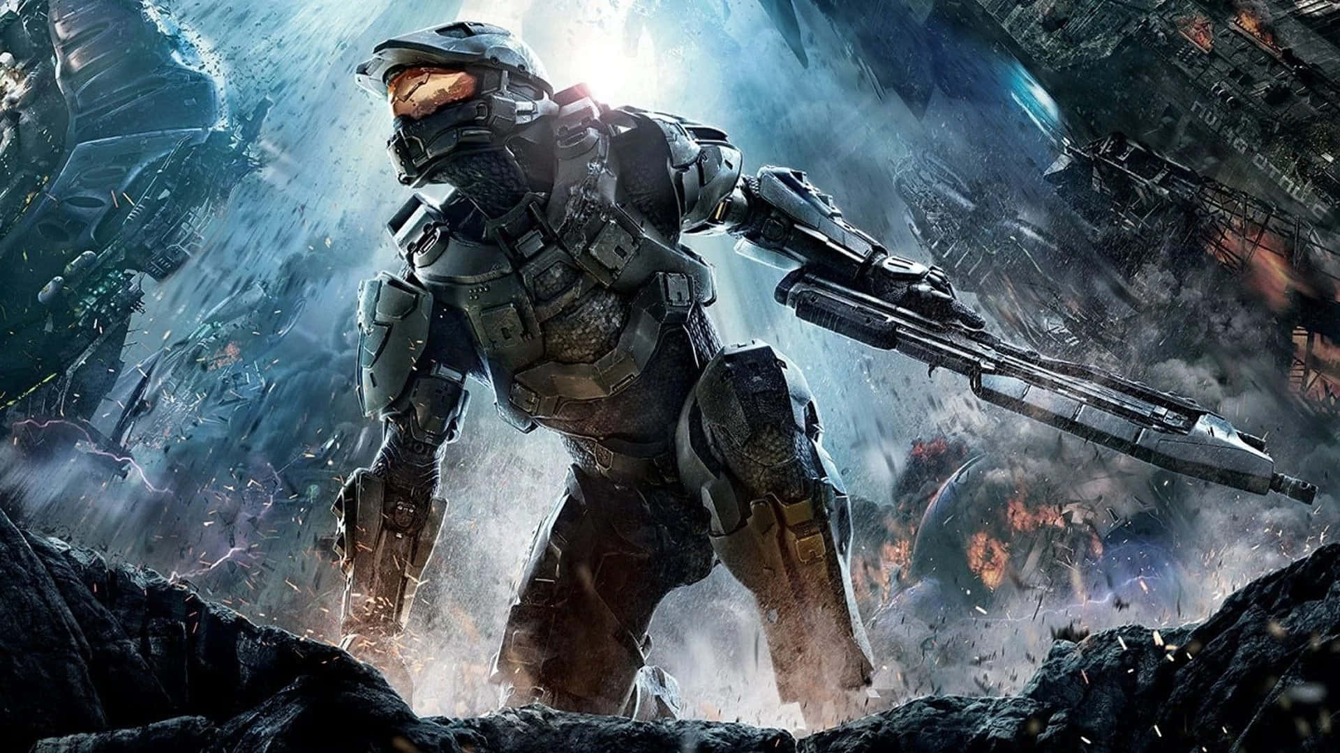 halo 桌布 壁紙 — 一名身穿重甲嘅斯巴達戰士喺晴朗天空下嘅破碎戰場上，準備好步槍。