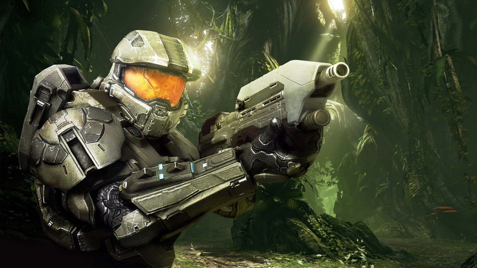 Halo Battle 桌布 壁紙 — 一名身穿重甲嘅斯巴達戰士透過陽光普照嘅叢林樹冠瞄準未來武器。