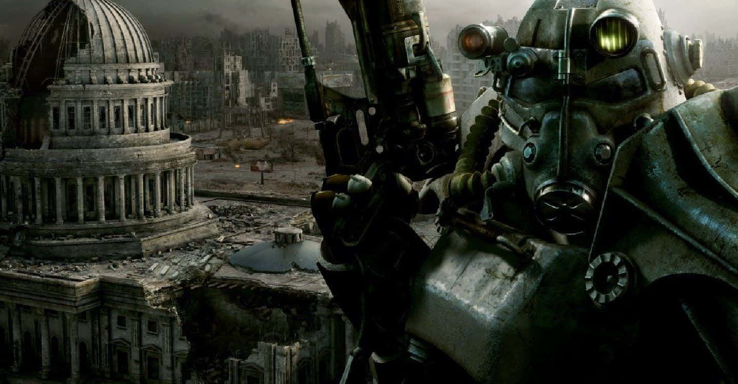 Fallout 4 Power Armor 桌布 壁紙 — 一名身穿重甲的廢土倖存者瞄準武器，背景是廢墟城市景觀和一座圓頂建築。