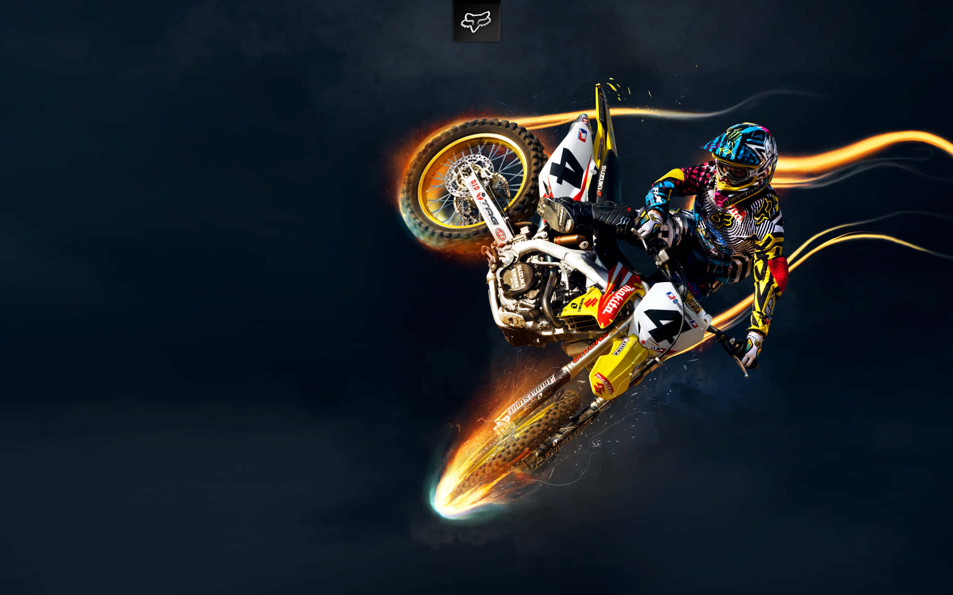 Motocross 桌布 壁紙 — 一名身穿鮮豔裝備的越野電單車手，在黑暗暴風雨的天空下，伴隨著發光的運動軌跡，執行一個火熱的空中特技。
