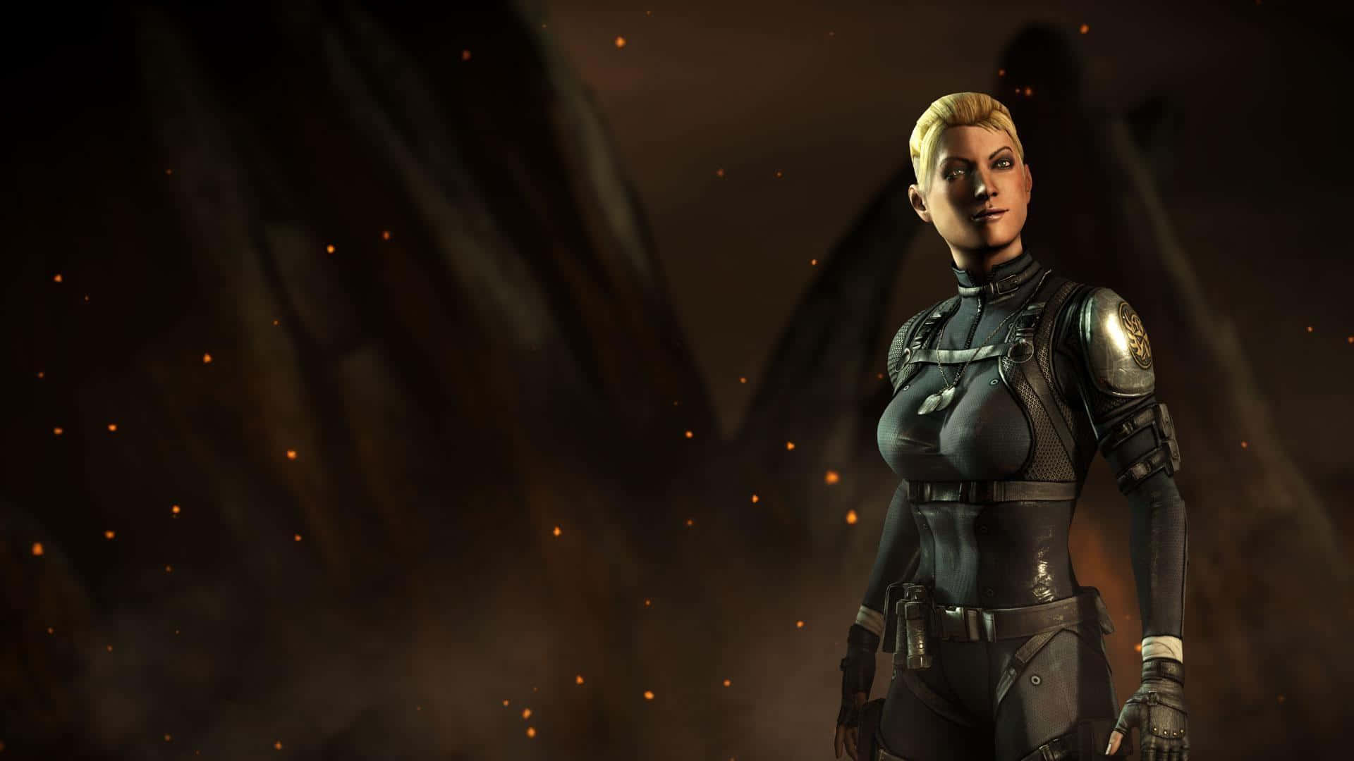 Mortal Kombat Characters 桌布 壁紙 — 一名金髮女兵身穿戰術裝備，在黑暗煙霧繚繞的背景中自信站立，周圍漂浮著發光的橙色餘燼。