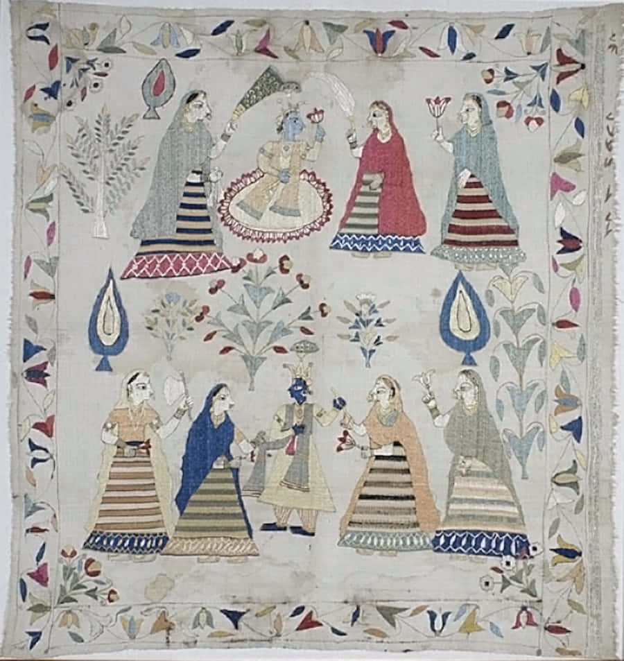 Textile Art 桌布 壁紙 — 一塊精緻刺繡的紡織品，描繪了八個穿著傳統服飾的人物，被花卉圖案環繞在米色背景上。