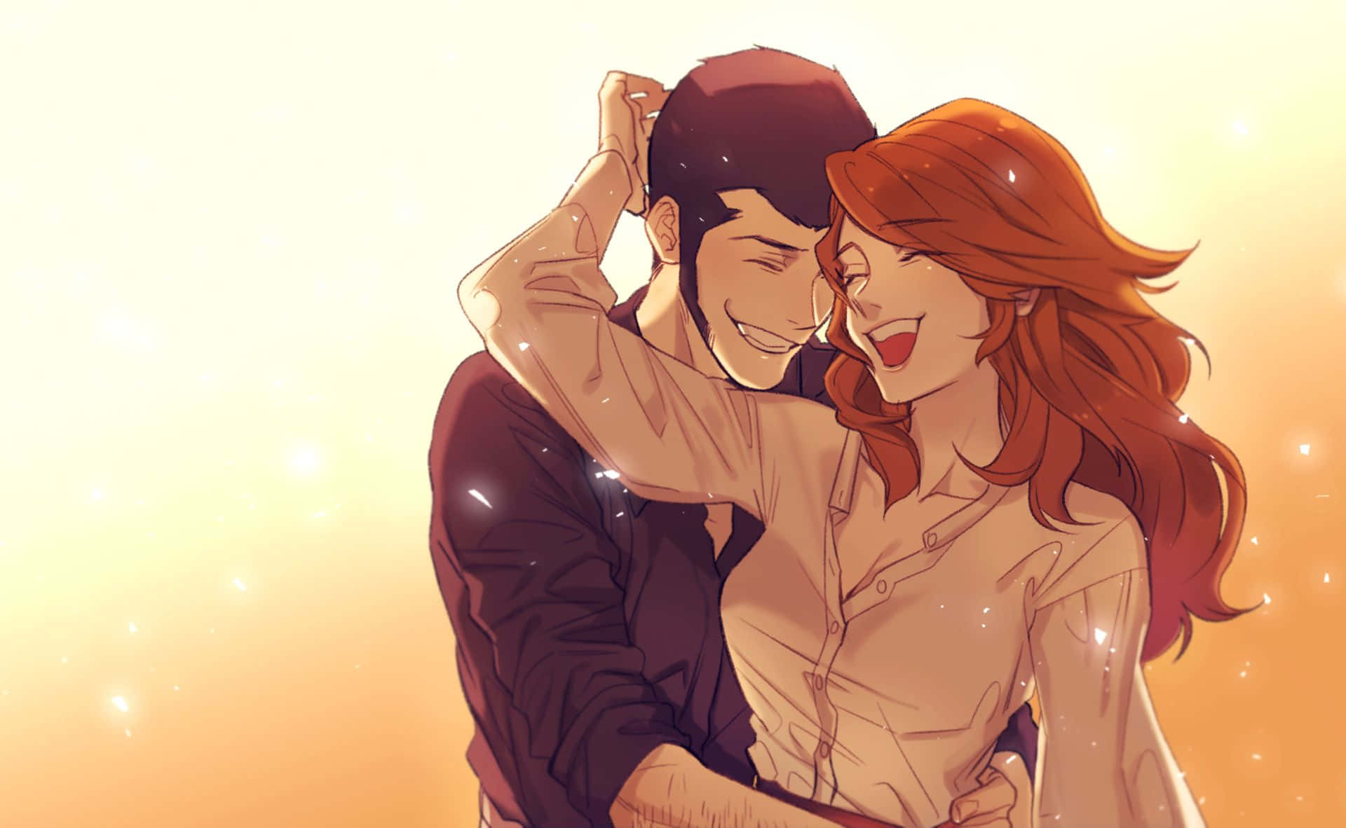 Mine Fujiko 桌布 壁紙 — 一對快樂的動漫情侶在閃爍的金色日落背景下溫暖地擁抱，周圍有閃閃發光的粒子。