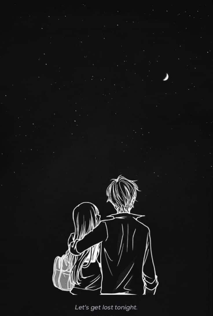 Lovers 桌布 壁紙 — 一對情侶在繁星點點的夜空下擁抱，一彎新月在他們上方閃耀。