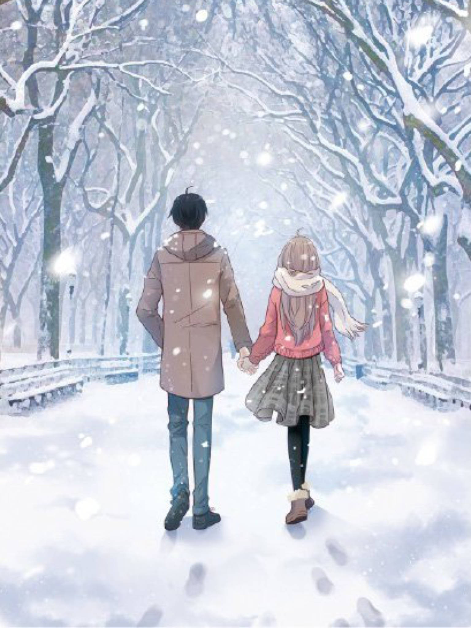 Japanese Anime 桌布 壁紙 — 一對情侶手牽手走在白雪覆蓋的小徑上，兩旁是光禿禿的樹木，雪花飄落。