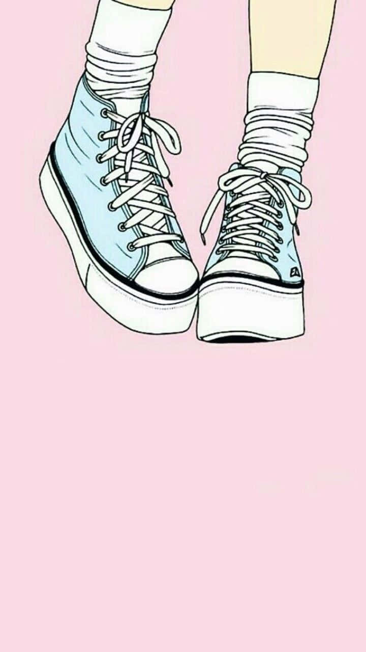 Cute Shoes 桌布 壁紙 — 一對淺藍色高筒運動鞋，配有白色鞋帶和厚底，搭配捲起的白色襪子，置於柔和粉紅色背景上。