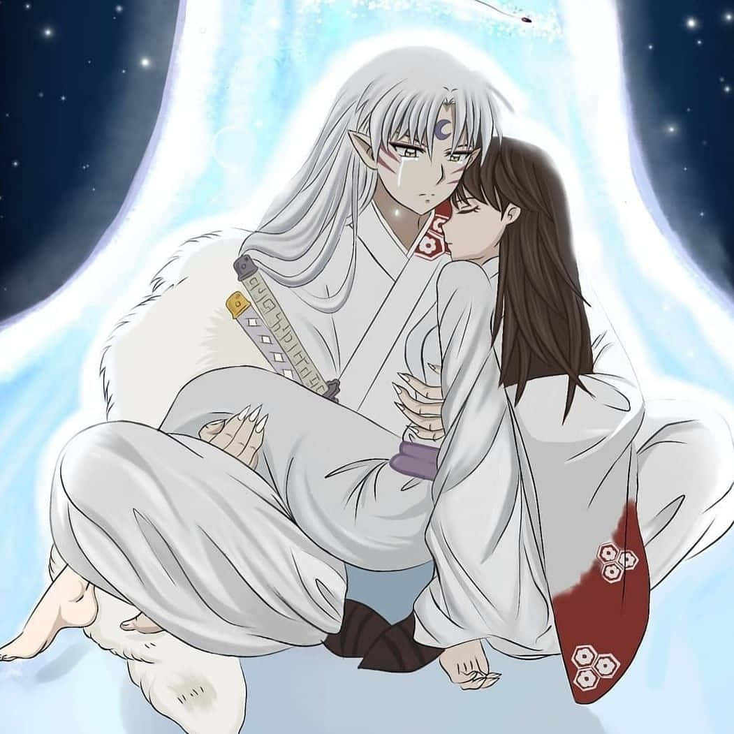 Inuyasha And Rin 桌布 壁紙 — 一對溫柔的動漫情侶在閃爍的天體月亮和黑暗天空中的星星下擁抱。