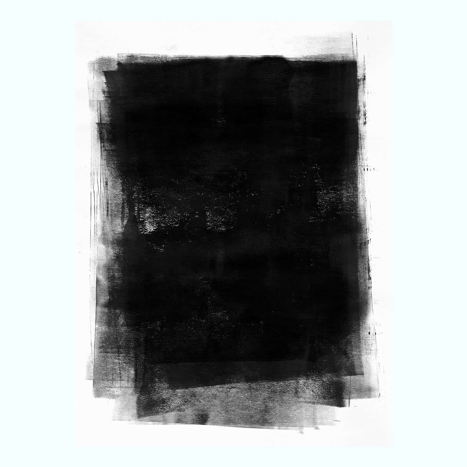 Charcoal Drawings 桌布 壁紙 — 一層層黑色墨水筆觸在淺藍色紙上形成的鮮明抽象構圖，邊緣帶有紋理。