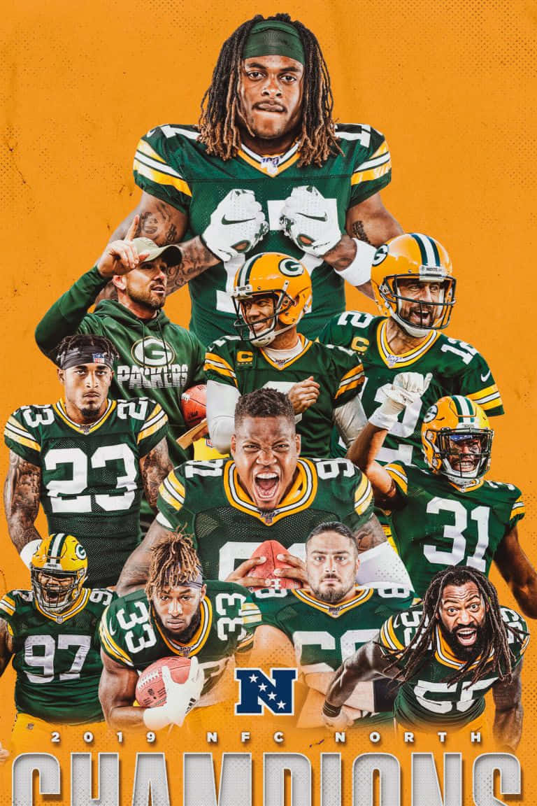 Packers 桌布 壁紙 — 一幅充滿動感的拼貼畫，描繪綠灣包裝工隊的足球運動員身穿綠色和金色球衣，在充滿活力的橙色背景前慶祝他們2019年NFC北區冠軍。
