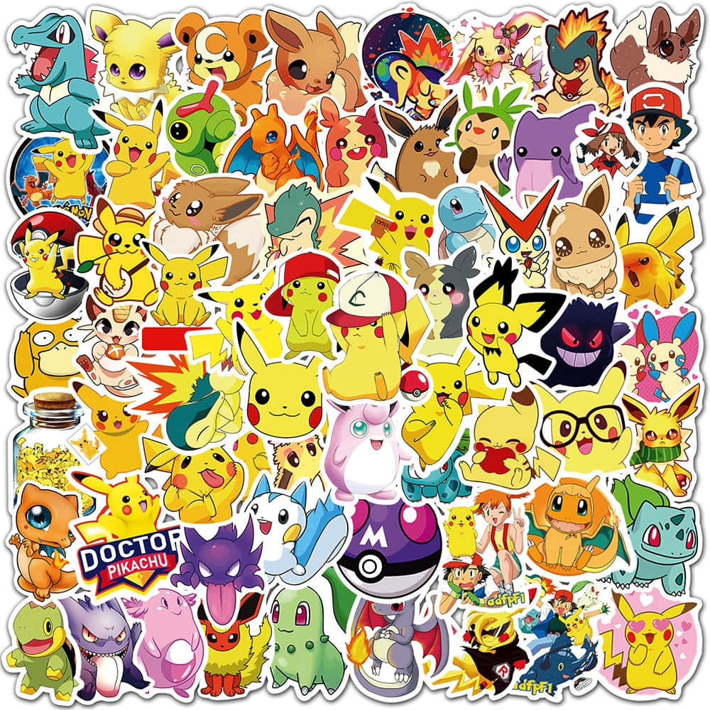Pokemon Stickers 桌布 壁紙 — 一幅充滿活力的拼貼畫，展示色彩繽紛的寵物小精靈貼紙，包括比卡超、伊貝及其他角色，呈現多種姿勢和表情。