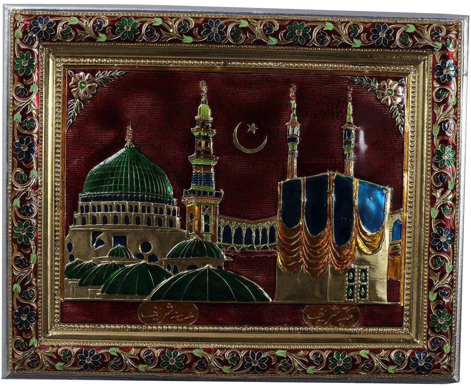 Madina Sharif 桌布 壁紙 — 一幅帶有裝飾性框架的琺瑯藝術品，描繪了一座擁有綠色圓頂和宣禮塔的清真寺，背景為深紅色並帶有新月。