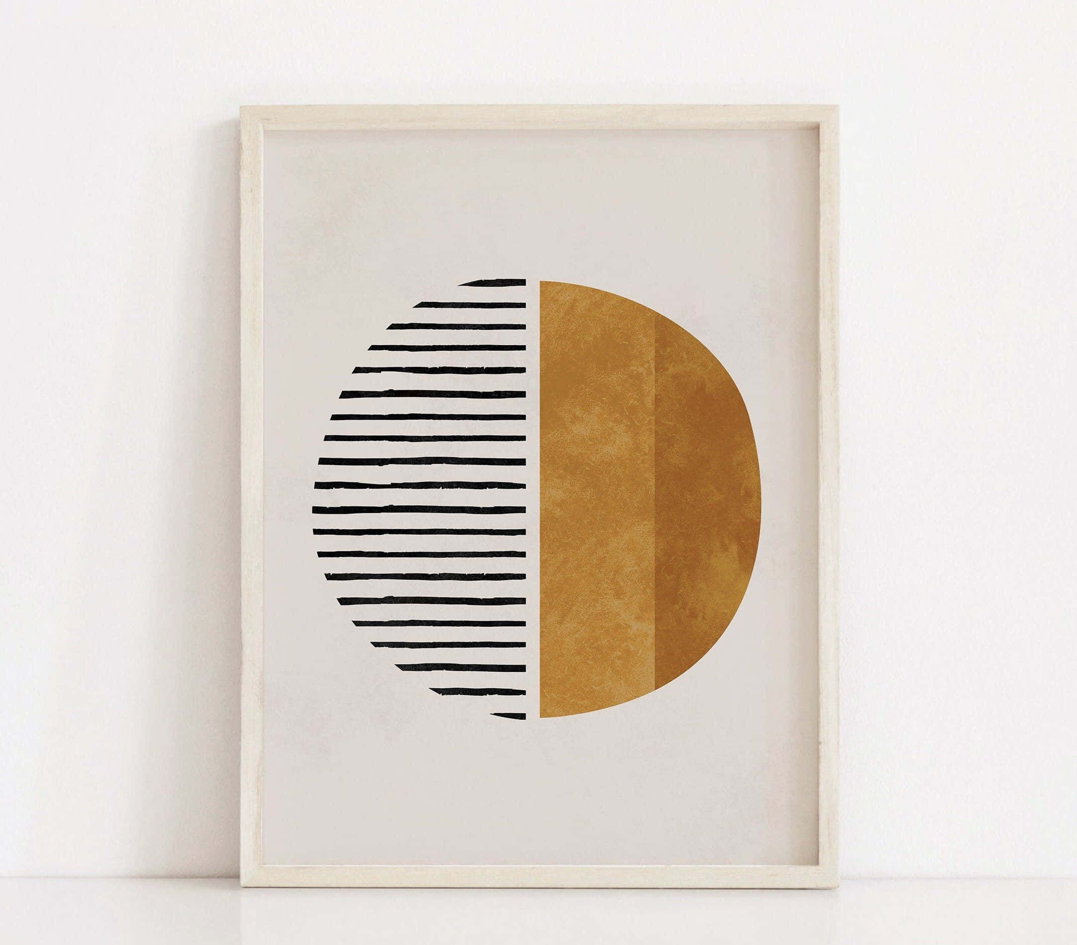 Minimalist Painting 桌布 壁紙 — 一幅極簡風格的裱框藝術品展示了一個半圓，分為黑色水平條紋和紋理金色，掛在白色牆上。