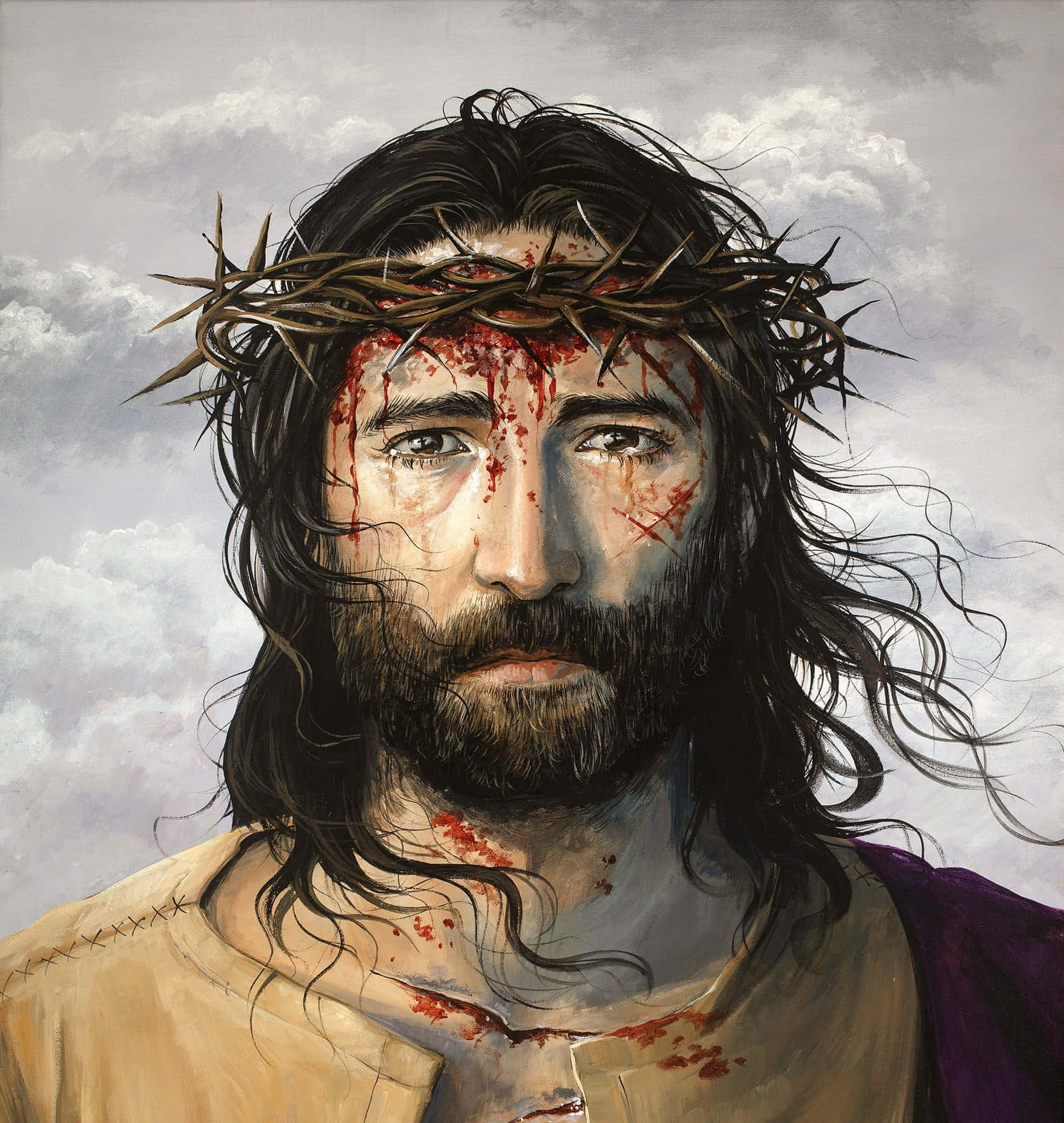 Jesus Crown Of Thorns 桌布 壁紙 — 一幅莊嚴的耶穌基督肖像，戴著荊棘冠冕，血從臉上流下，背景是陰雲密布的天空。