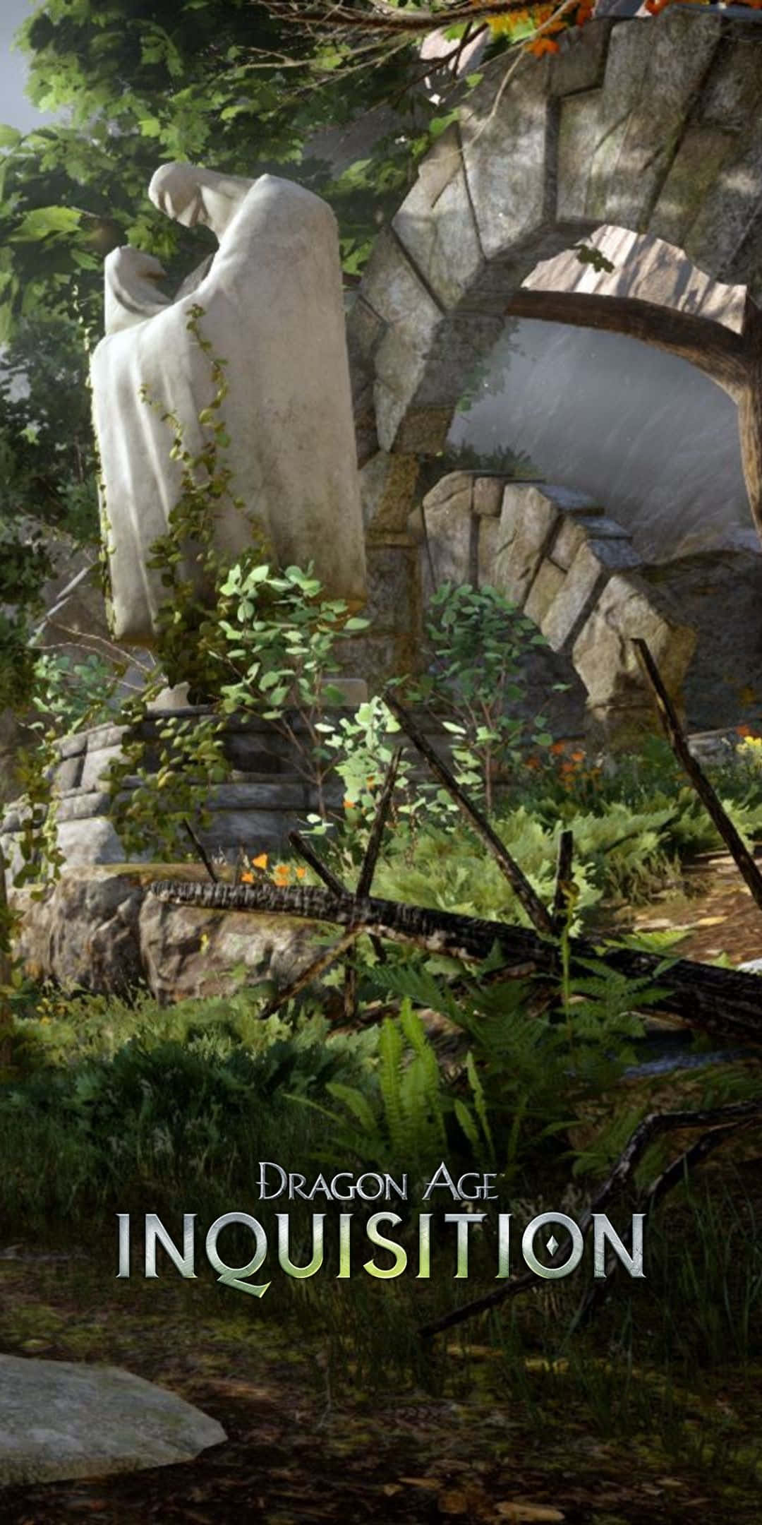 Pixel 3 Dragon Age Inquisition 桌布 壁紙 — 一座佈滿常春藤的風化石像，矗立在一個雜草叢生的花園中，前面是破損的拱門。