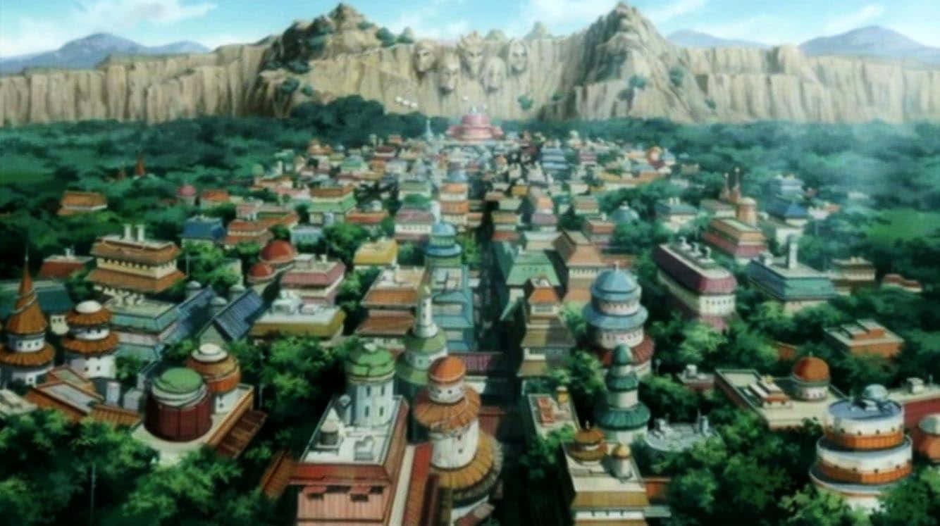 Naruto Village 桌布 壁紙 — 一座充滿活力的動漫城市坐落在鬱鬱蔥蔥的綠意中，背景是一座巨大的懸崖，上面有巨大的石臉聳立。