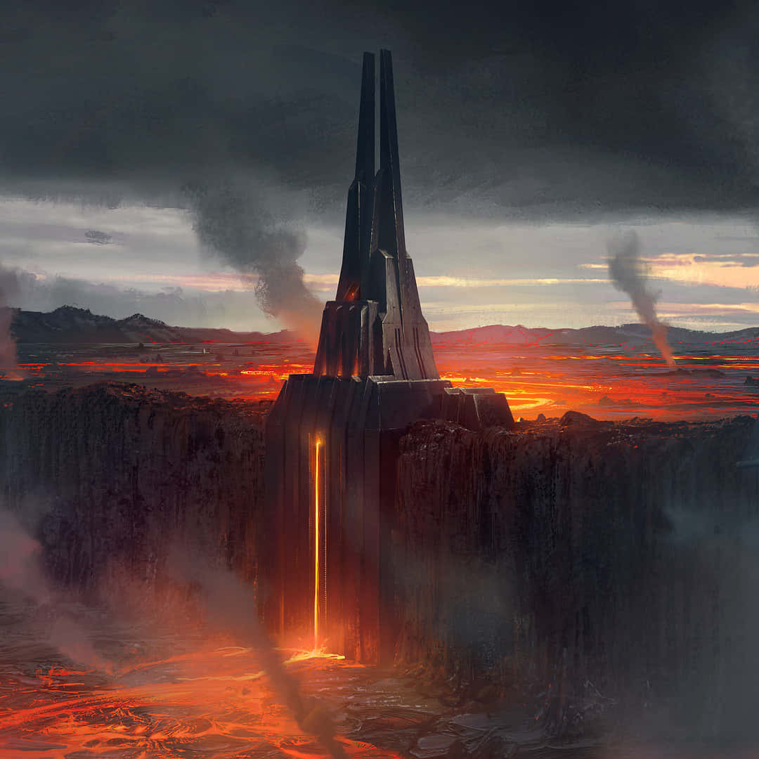 Mustafar 桌布 壁紙 — 一座高聳的黑暗尖塔從充滿熔岩的裂縫中升起，下方是風暴暮色天空下發光的橙色熔岩。